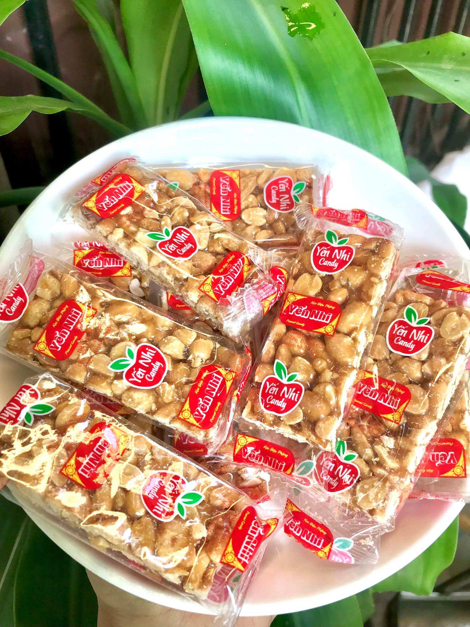 Kẹo đậu phộng Yến Nhi 180gram