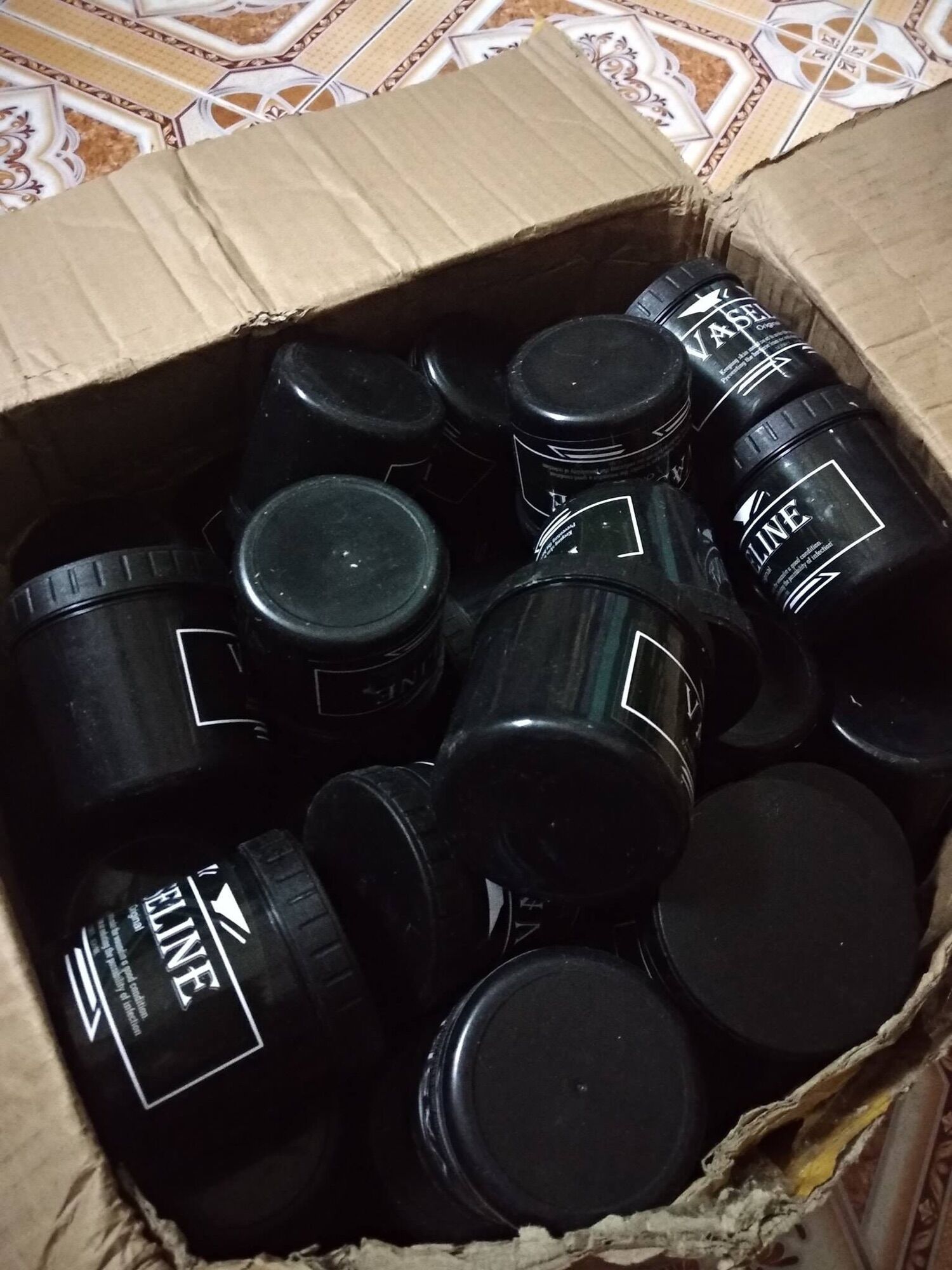 Vaseline đen 350g cho tattoo
