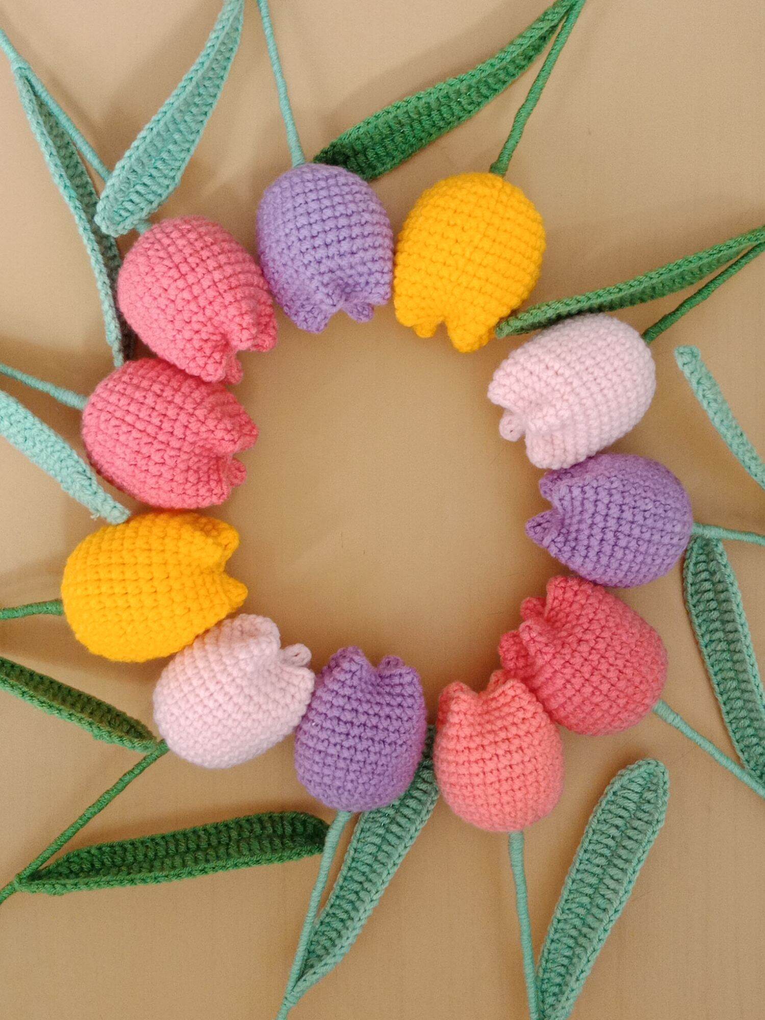 Hoa tulip bằng len handmade dệt kim đan tay, làm quà tặng, trang trí