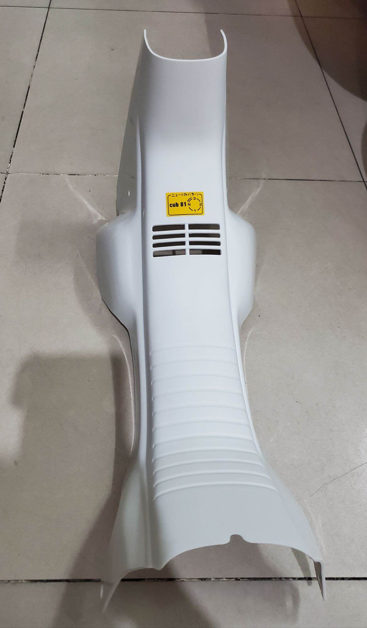 Yếm bửng xe cúp 81