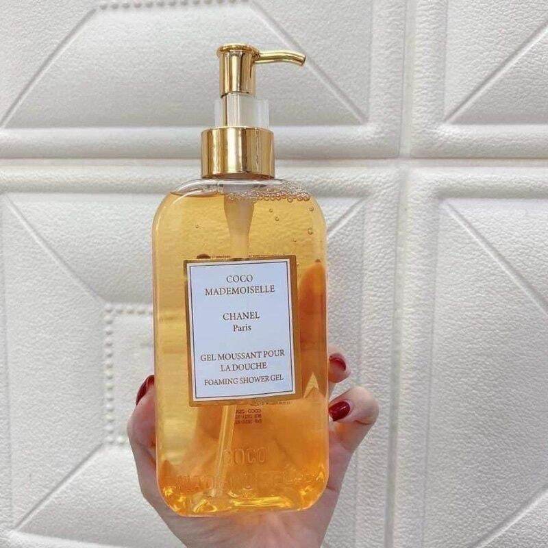 Sữa tắm dưỡng trắng da , sữa tắm mùi hương nước hoa chanl coco 350ml