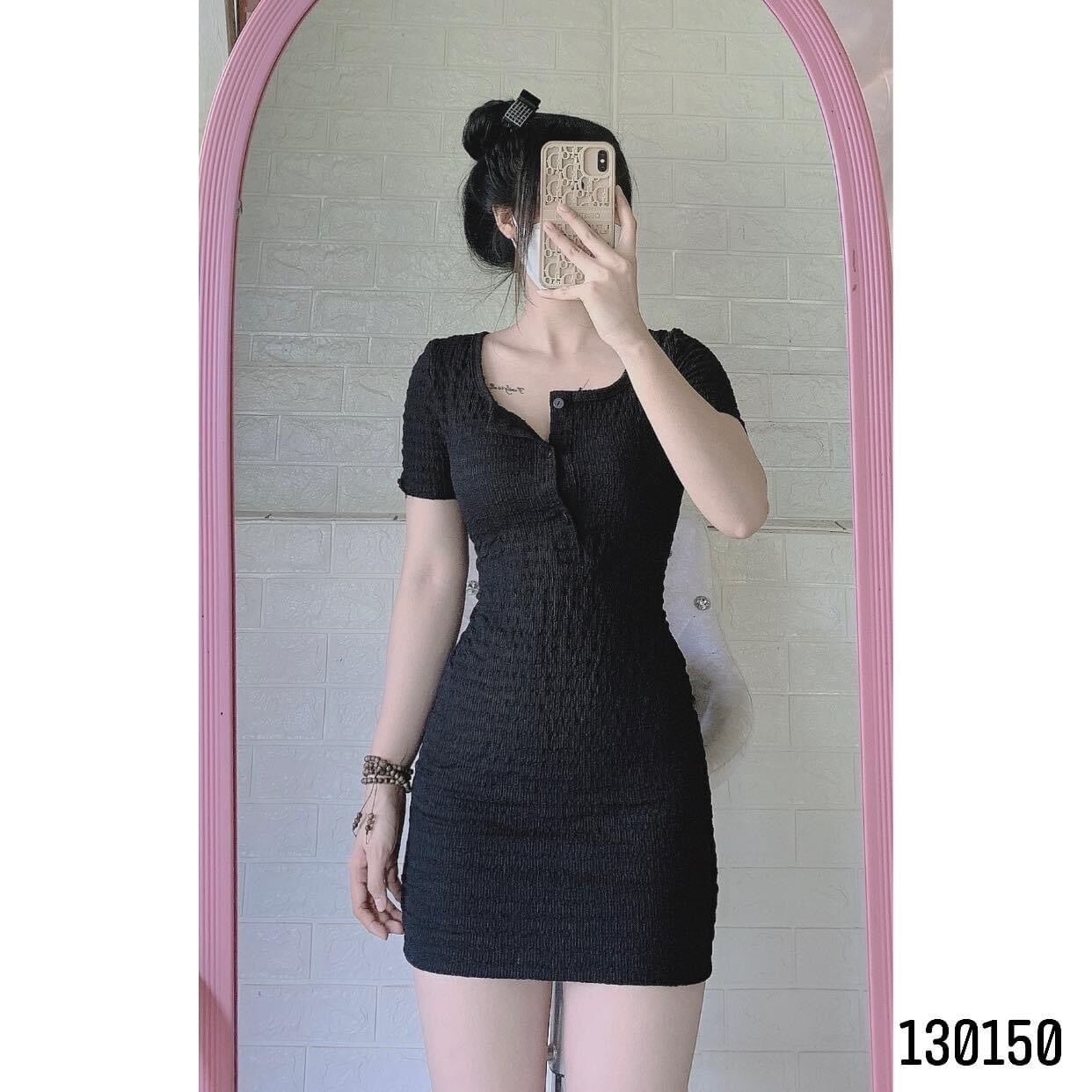 Đầm body gân cổ gài nút