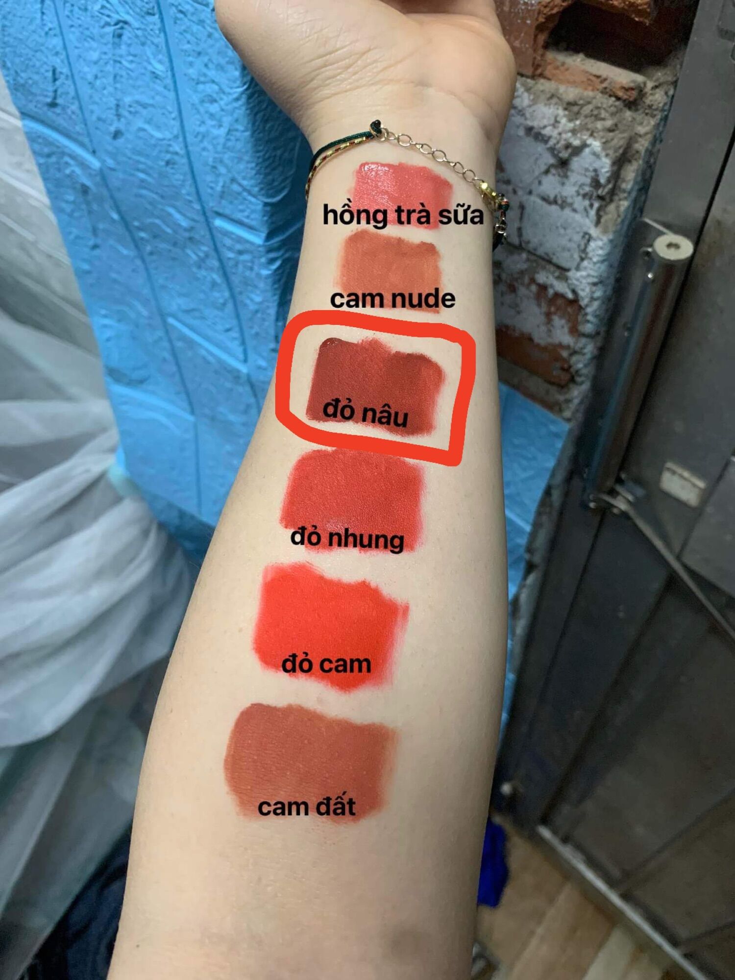 Son Lì Pink Queen Đỏ Nâu