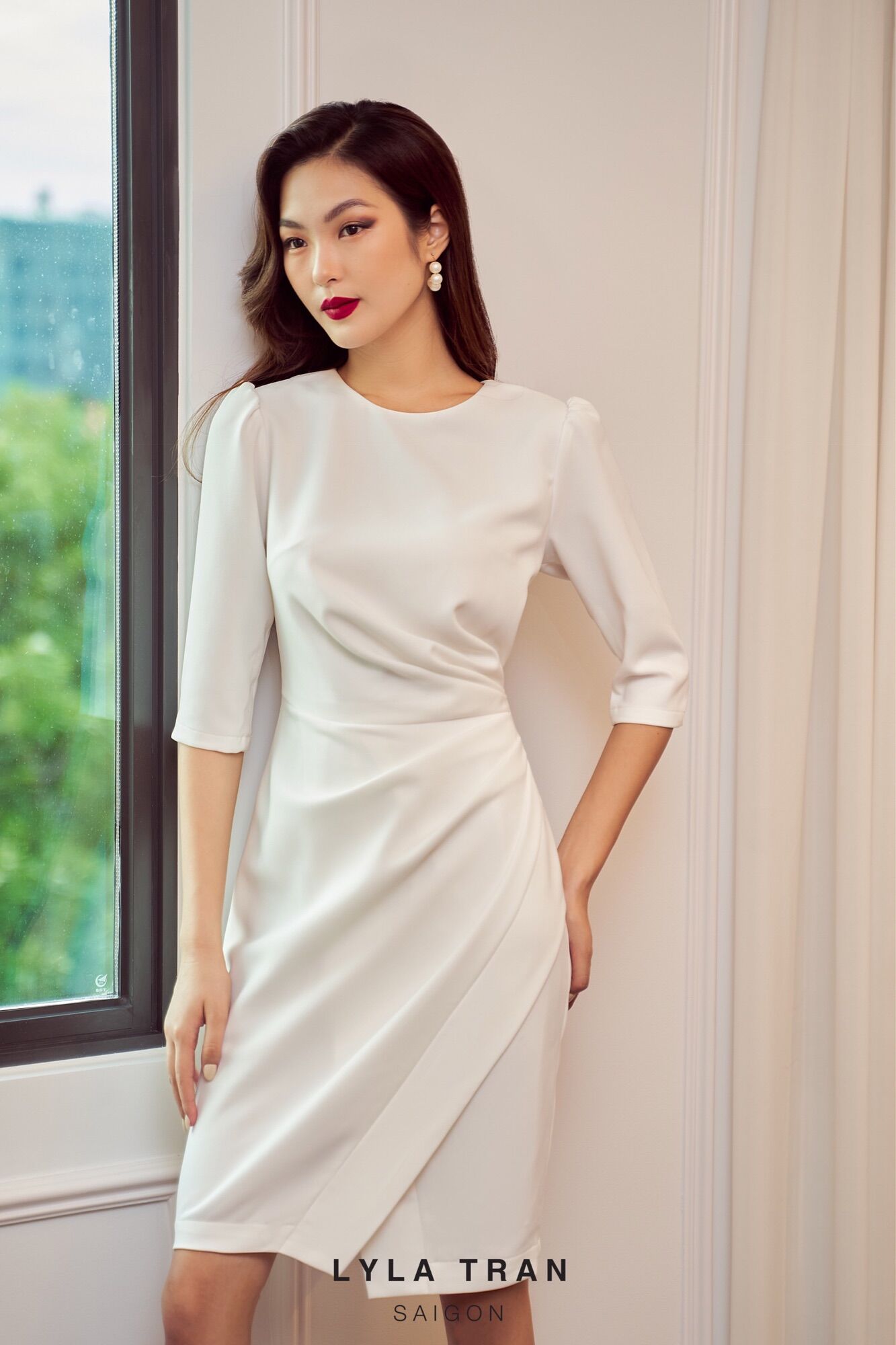 Đầm tay dài xếp ly tạo eo nhỏ màu đỏ/trắng (SCARLET)