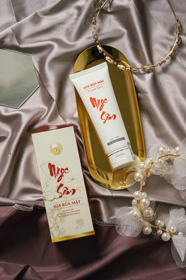 Sữa rửa mặt sinh học ngọc sâm