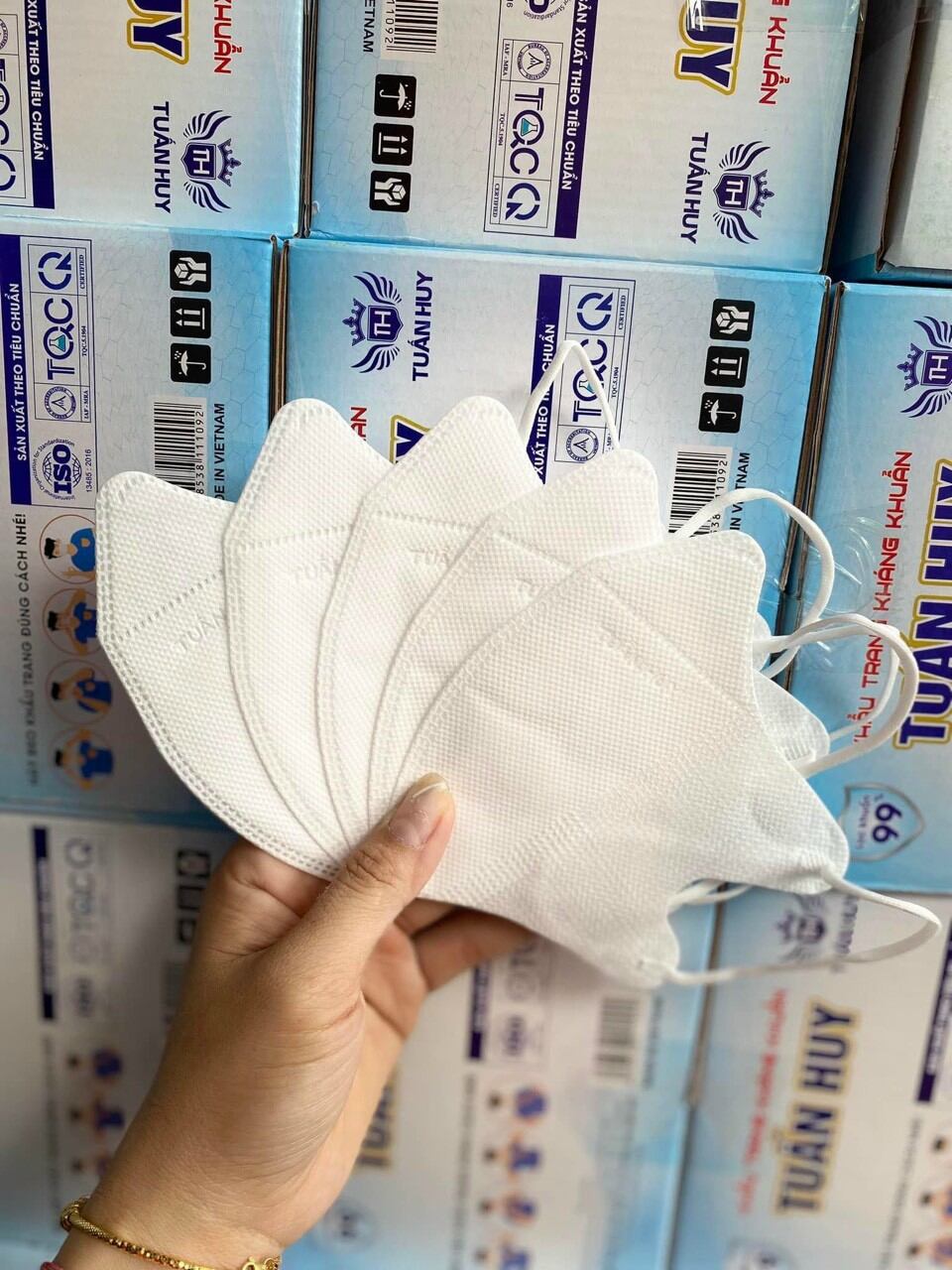 100 cái khẩu trang 5d