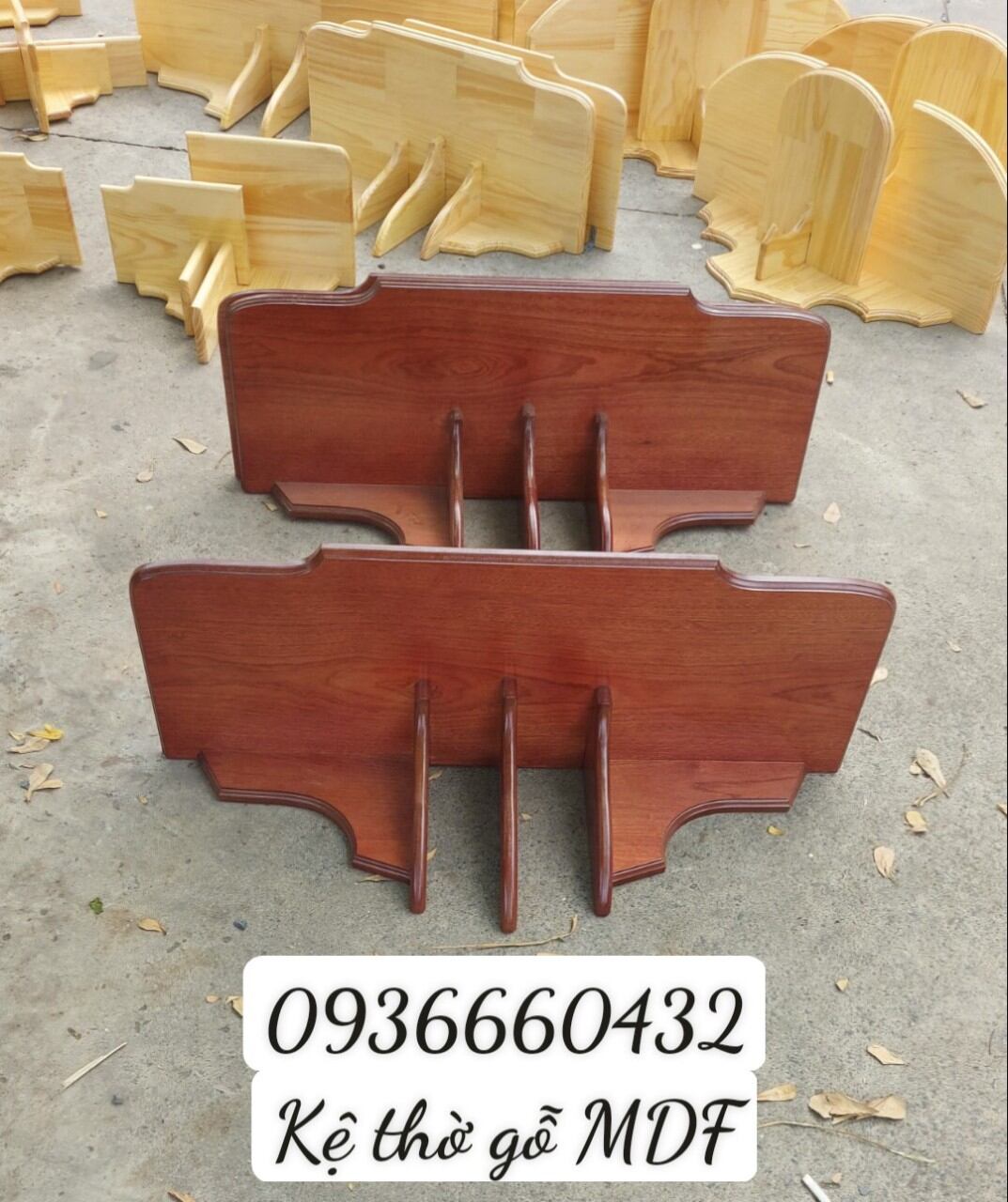 Kệ bàn thờ công giáo gỗ MDF màu nâu cánh gián, 3 chân đỡ 50cm 60cm 70cm 80cm, kệ thờ gỗ trang trí bàn thờ gia đình