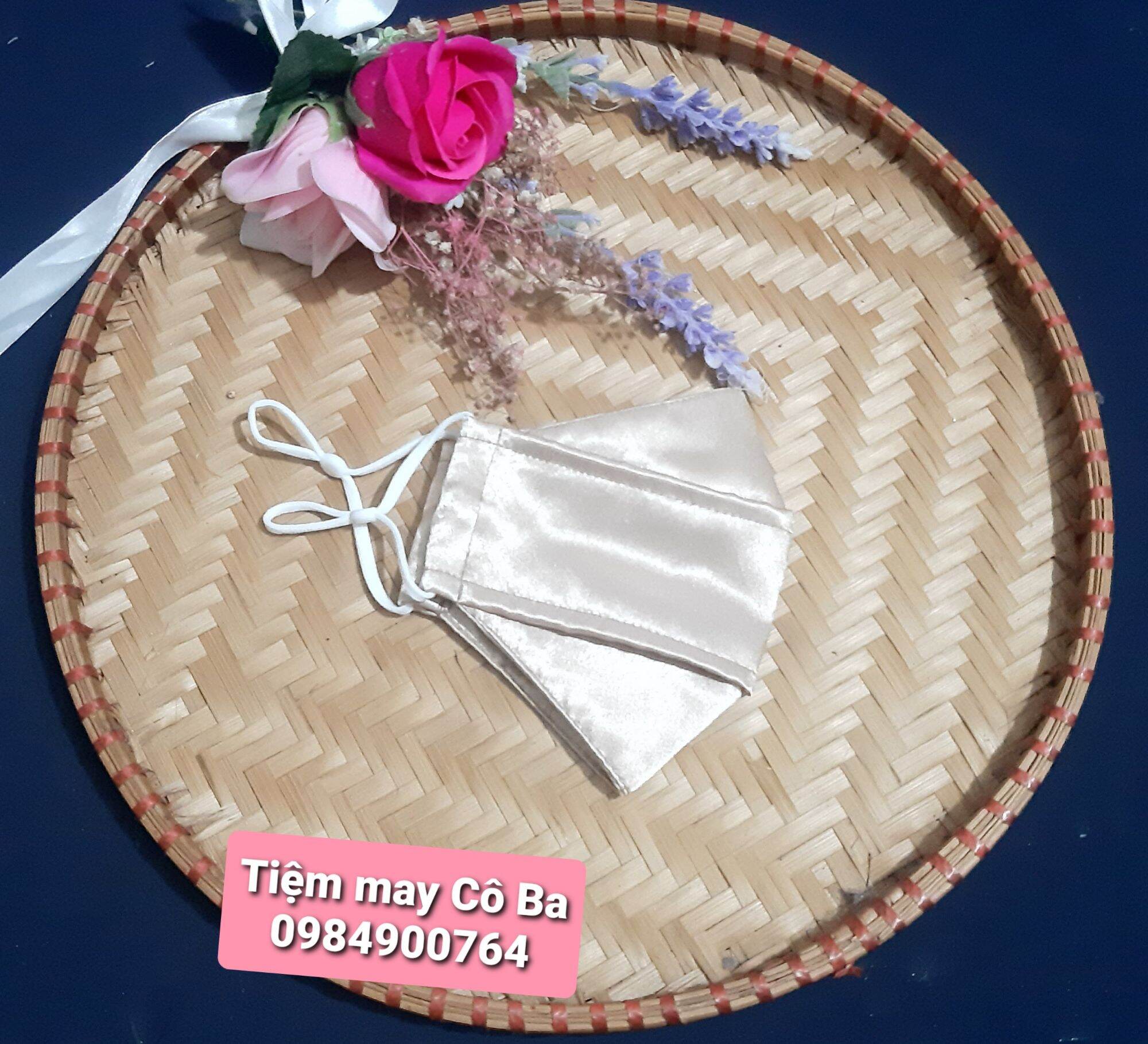 khẩu trang vải lụa 3D  mỏng nhẹ mềm mát
