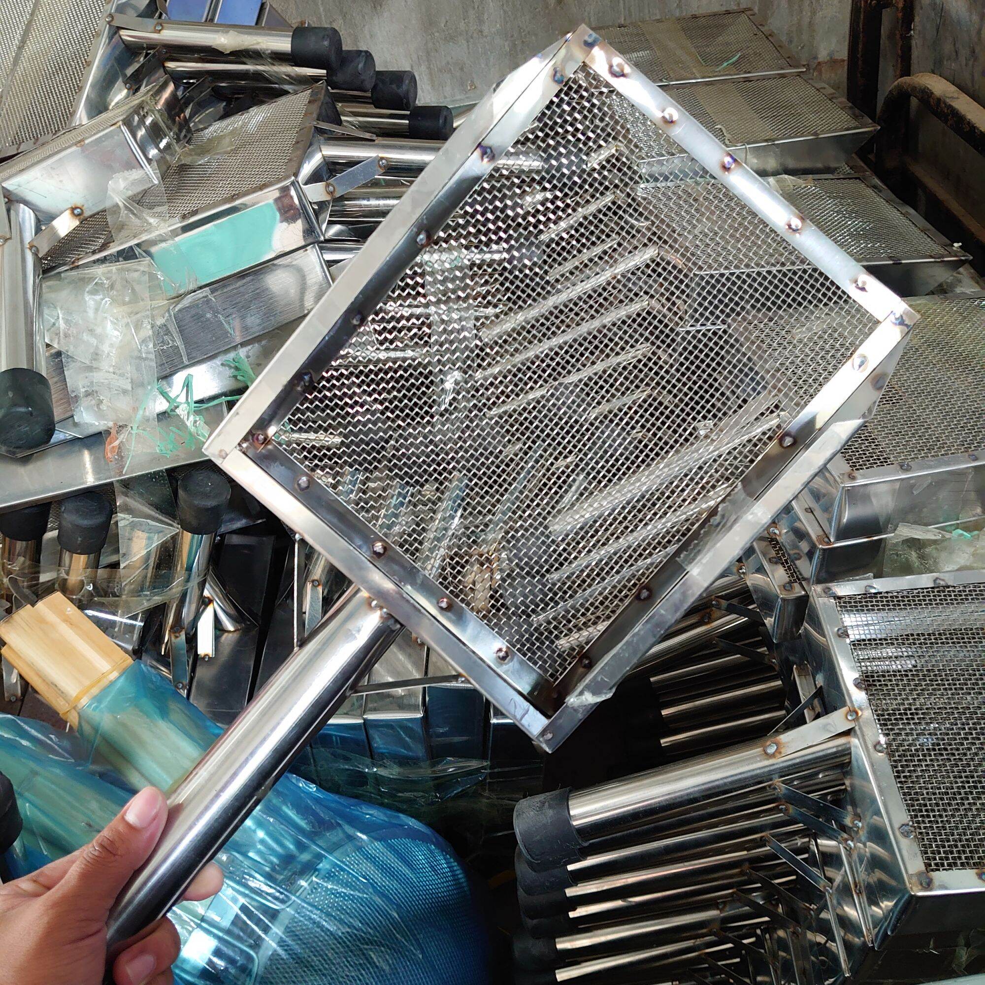 Sàng phân, sàng cát inox 20×25cm sàn phân gà v.v