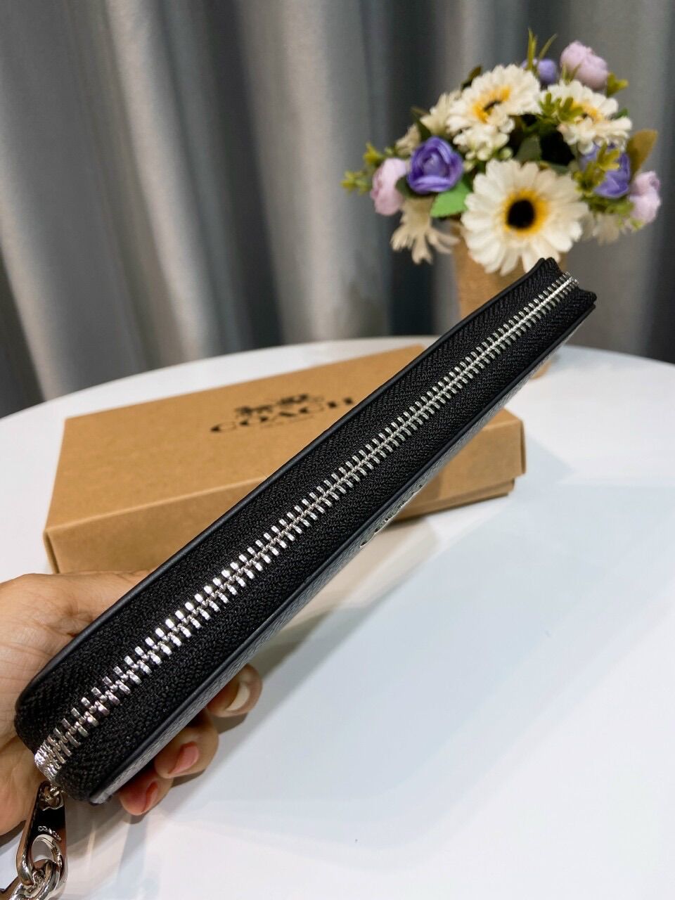 Ví dàu móc tay Coach full box xịn sò