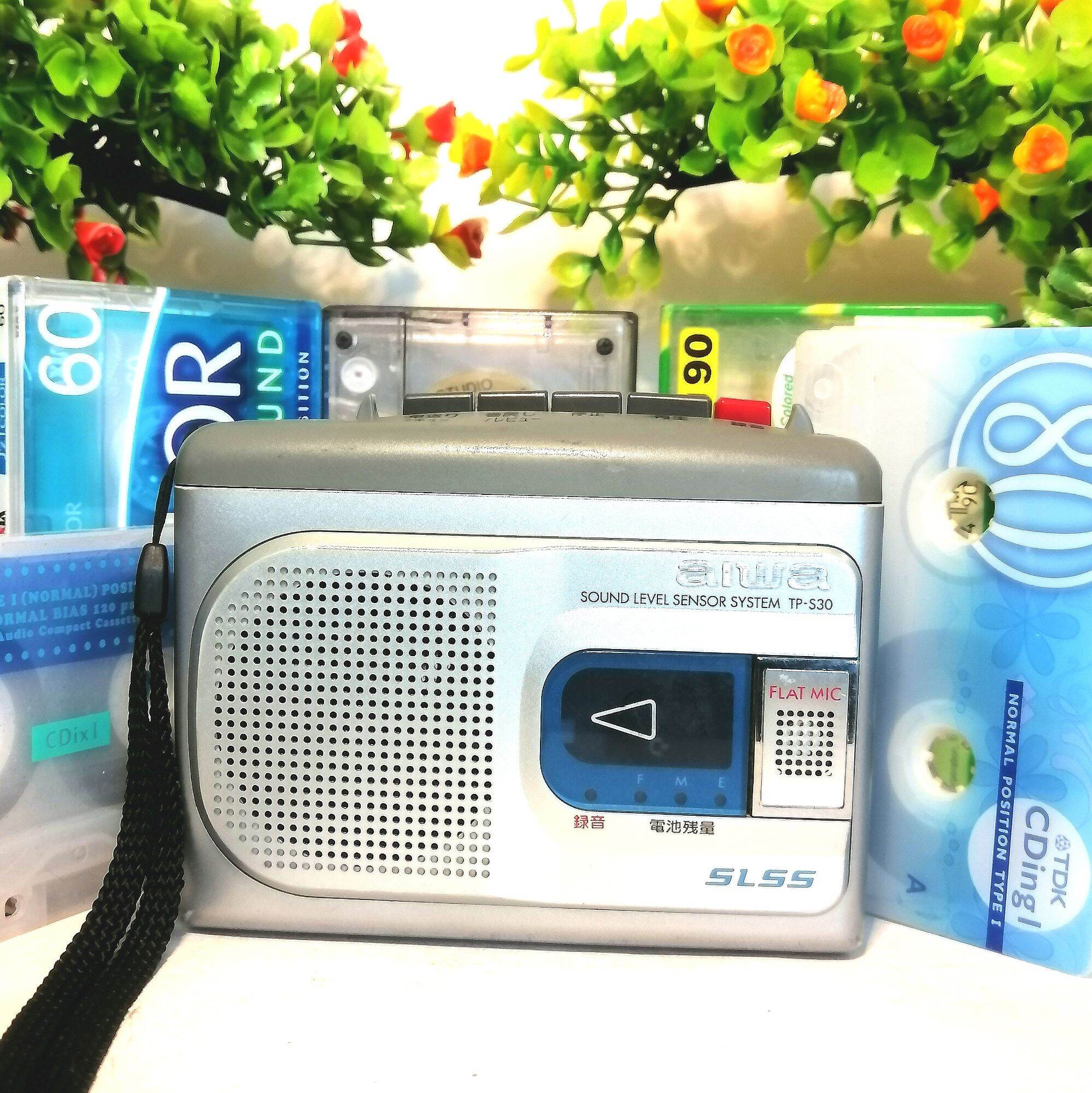 Đài cassette cầm tay chạy băng tape Aiwa TP