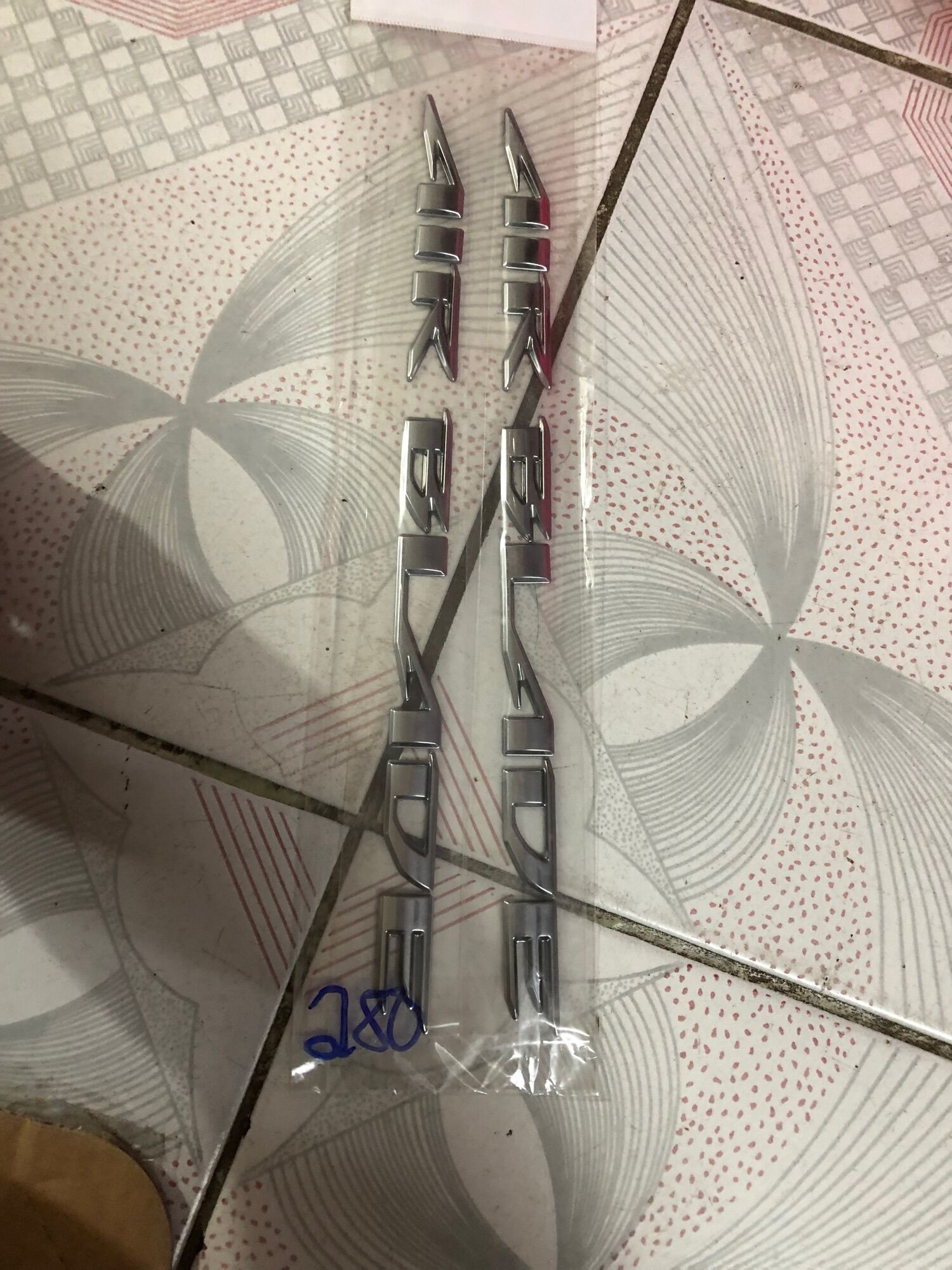 Tem cứng dán chữ nổi xe AB Air 2013->2016 cực chất-sản phẩm rất dễ dàng thao tác tự mình lắp đặt cũng như khi tháo gỡ