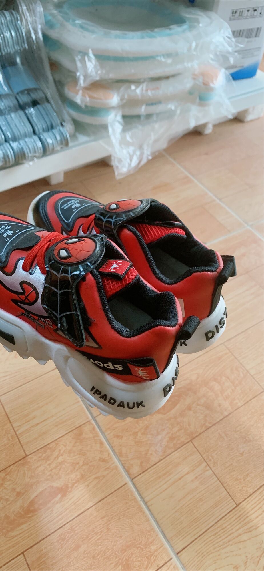 Giày siêu nhân bé trai