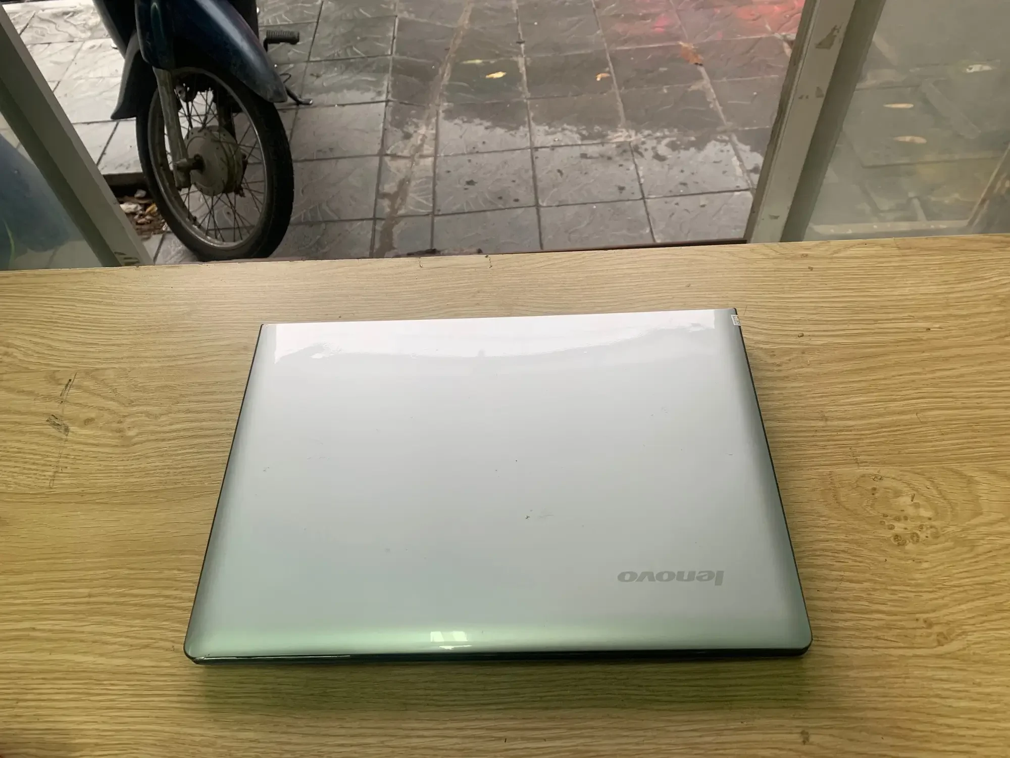 Laptop Lenovo Idiapad 300 core i5-6200U ram 4gb hdd 1tb cạc rời