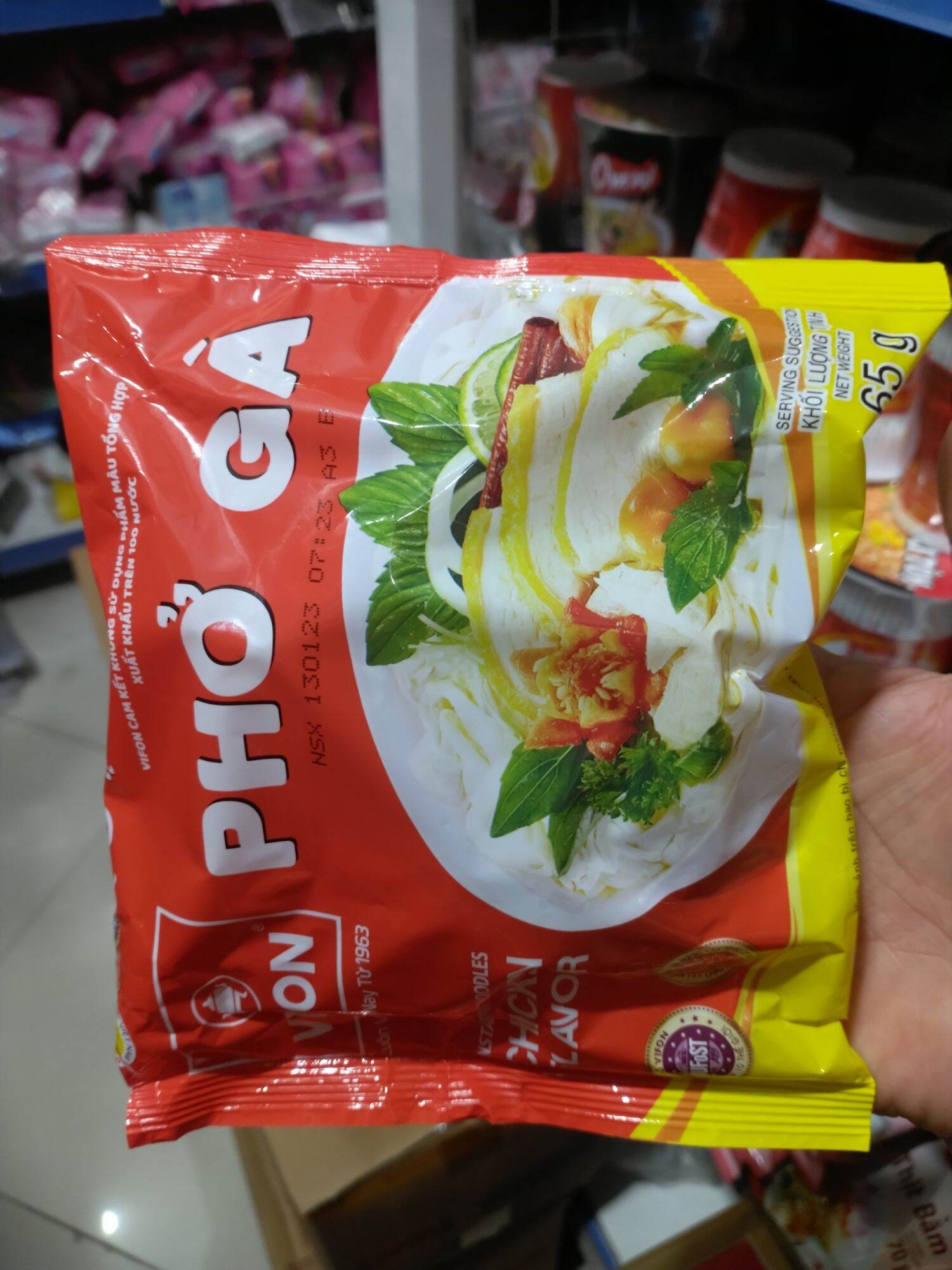 Phở ăn liền Vifon bò/gà gói 65g
