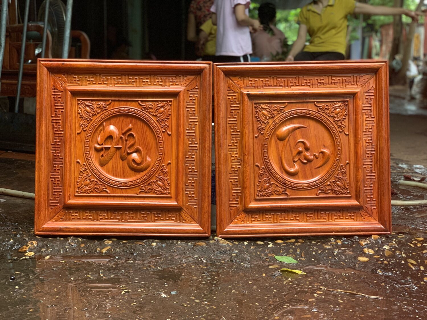 Tranh chữ gỗ hương đá