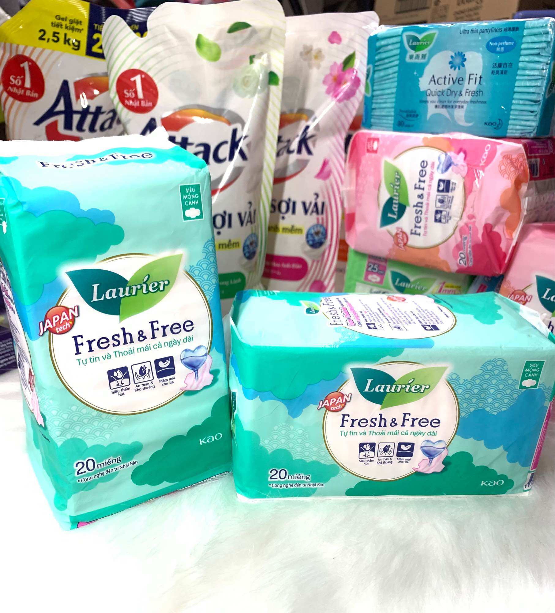 Băng vệ sinh mỏng cánh laurier fresh & free 20 miếng