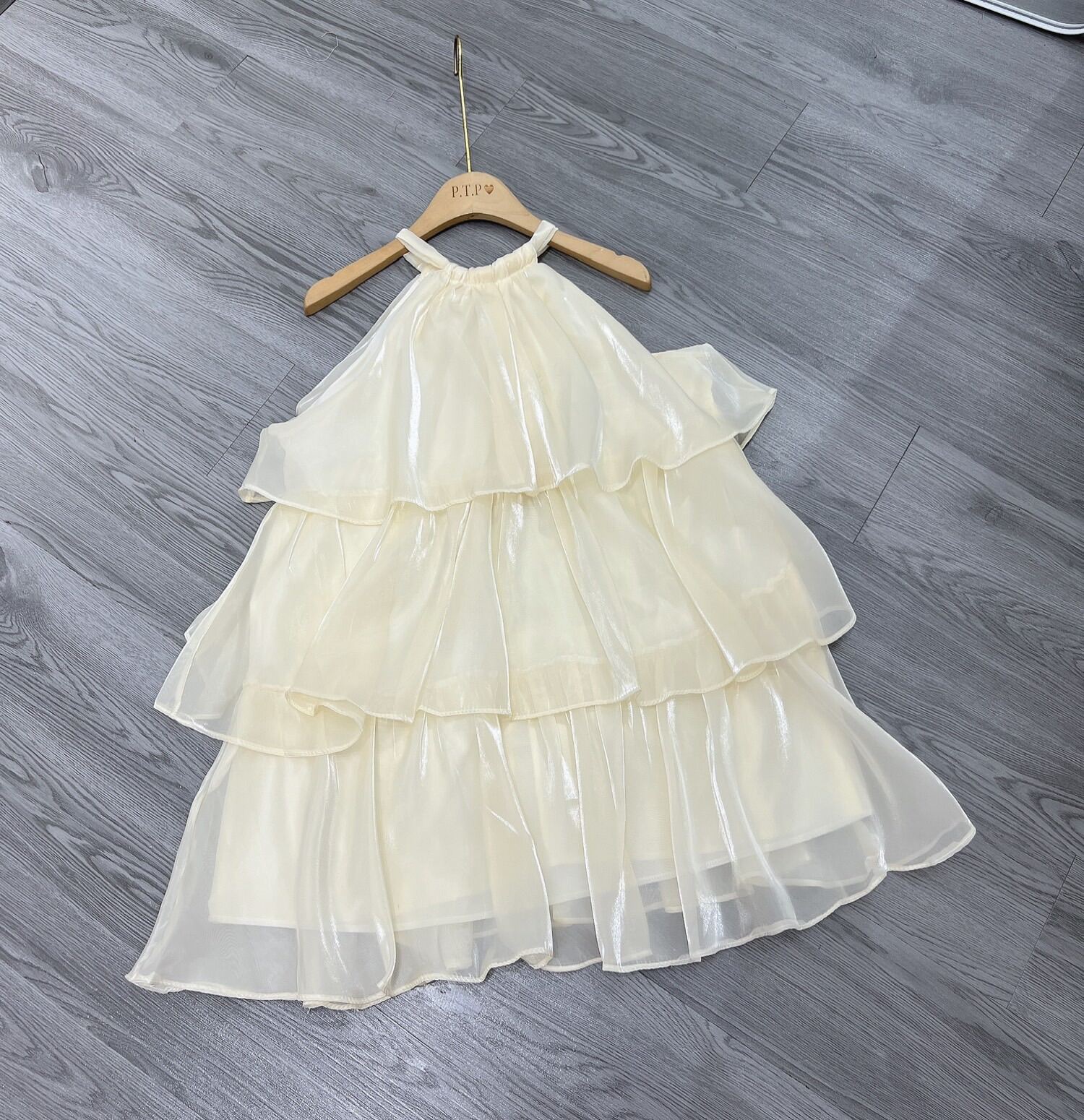 Váy Tiểu Thư Lệch Vai ALICE Chất Vải Organza Đứng Form Thiết Kế Bèo Ngực 2  Tầng V832 | Shopee Việt Nam