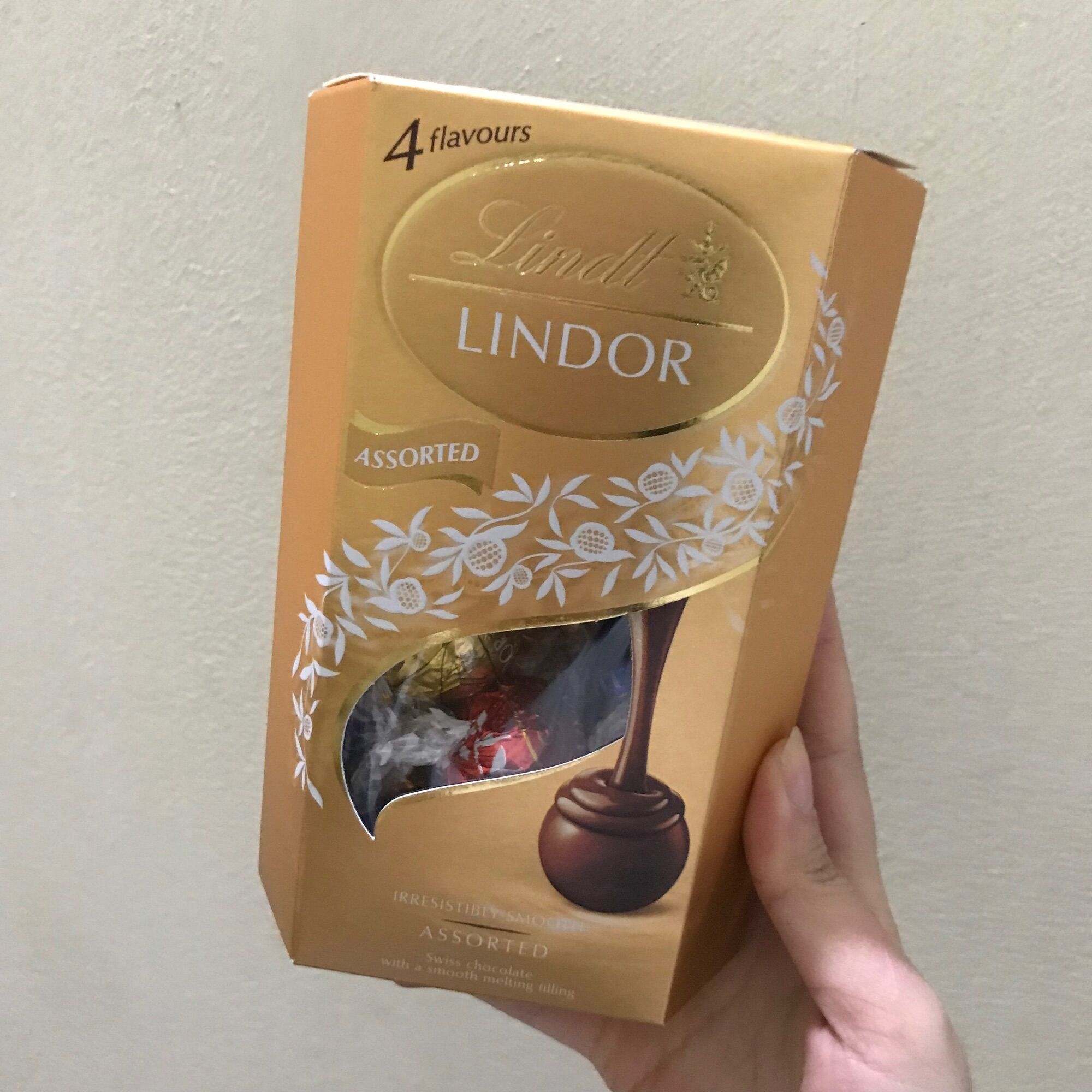 Socola Lindt Lindor Cornet Milk/Assorted Hộp 200g