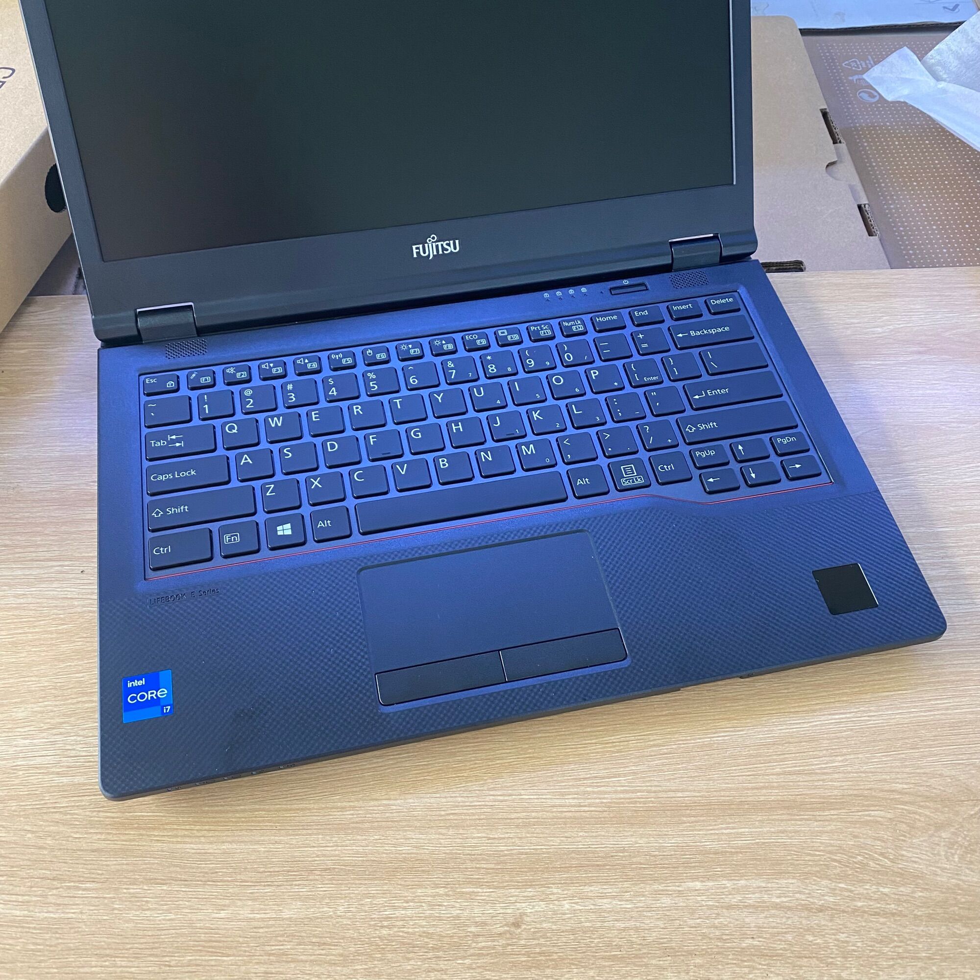 Máy tính Fujitsu PC LifeBook E5411 Intel Core I7-1165G7 (up to 4.7GHz, 6MB, 8GB RAM, 1000GB SSD, Intel Graphics, 14 inch HD/ WC+BT+WL/ Hàng sản xuất tại Nhật ( Made in Japan)