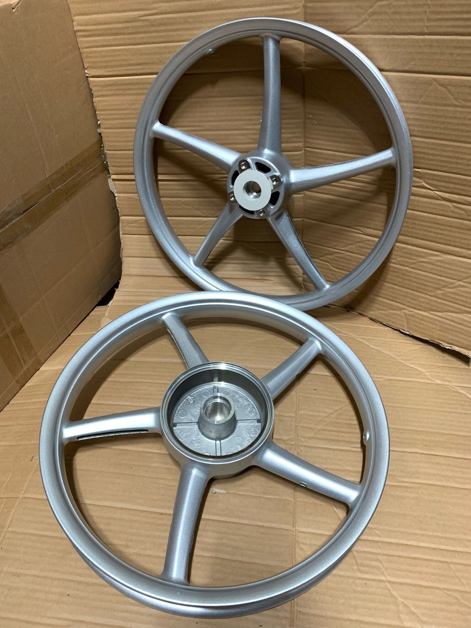 mâm 5 cây sirus 1 dĩa size 1.4 và 1.6 hiệu Xmode