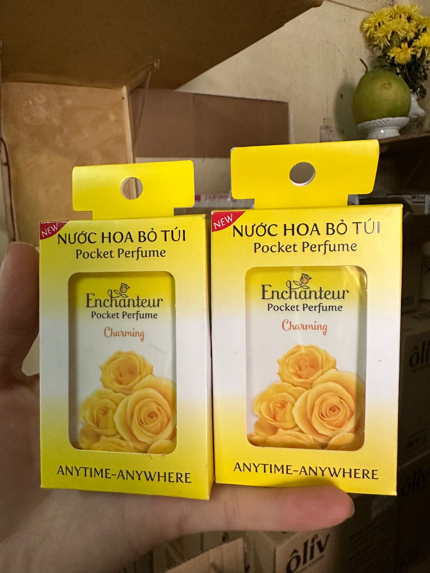 Nước hoa bỏ túi enchanteur 18ml charming nhập khẩu