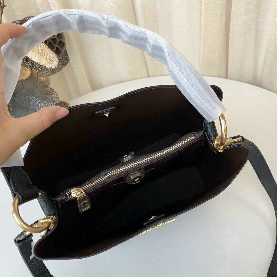 Túi đeo chéo Coach bucket da thật siêu sang