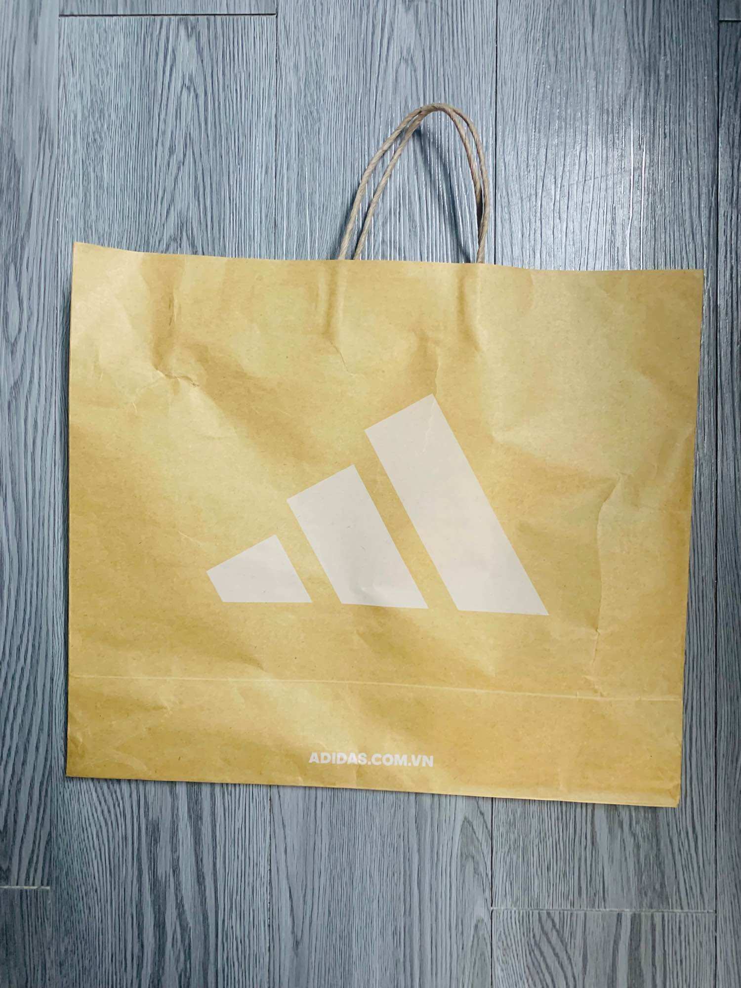 Túi giấy adidas