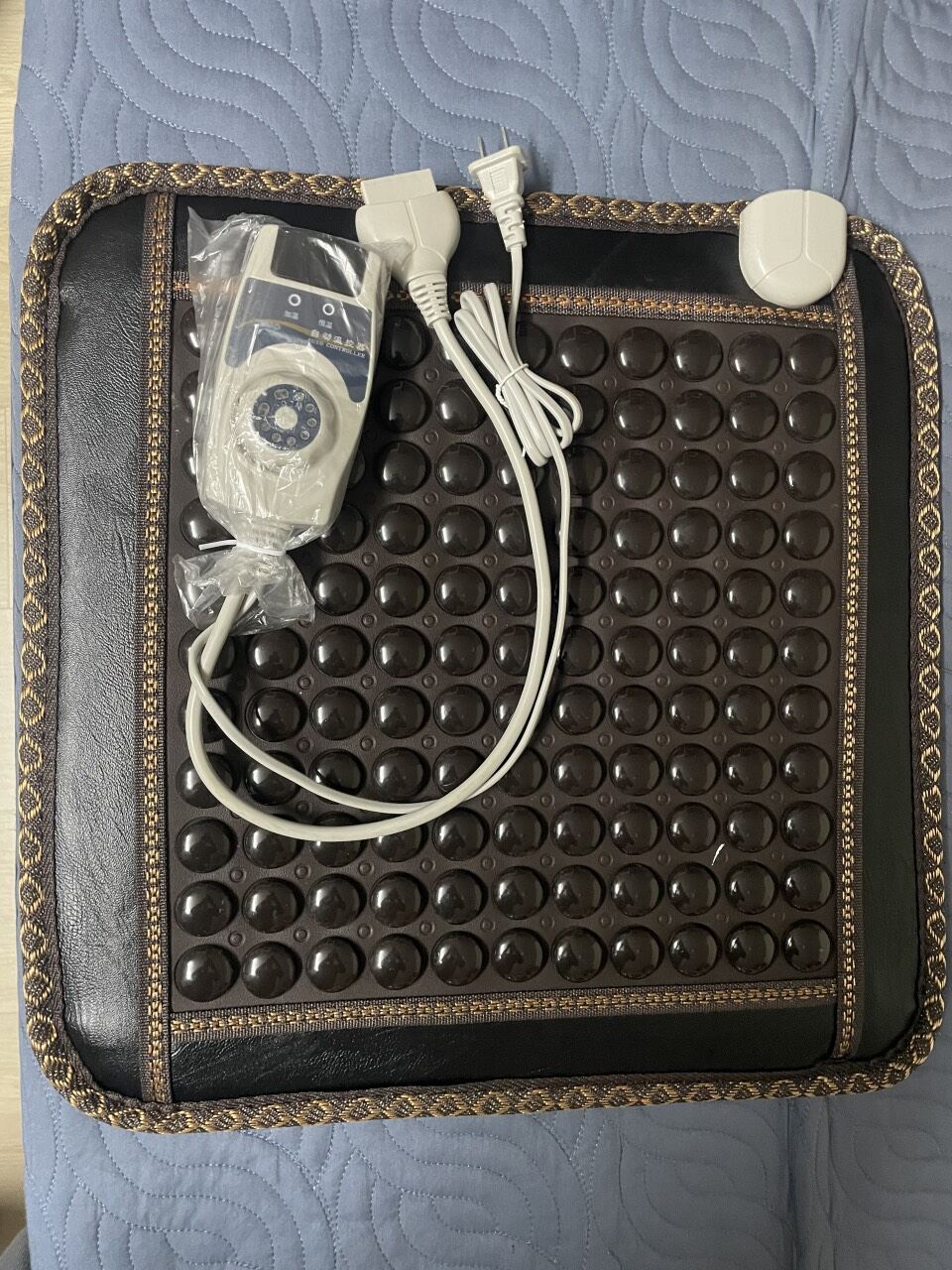 Thảm đá nóng hình vuông 45*45cm thảm đá ngồi - hỗ trợ bảo vệ sức khoẻ giảm đau mỏi cơ thể