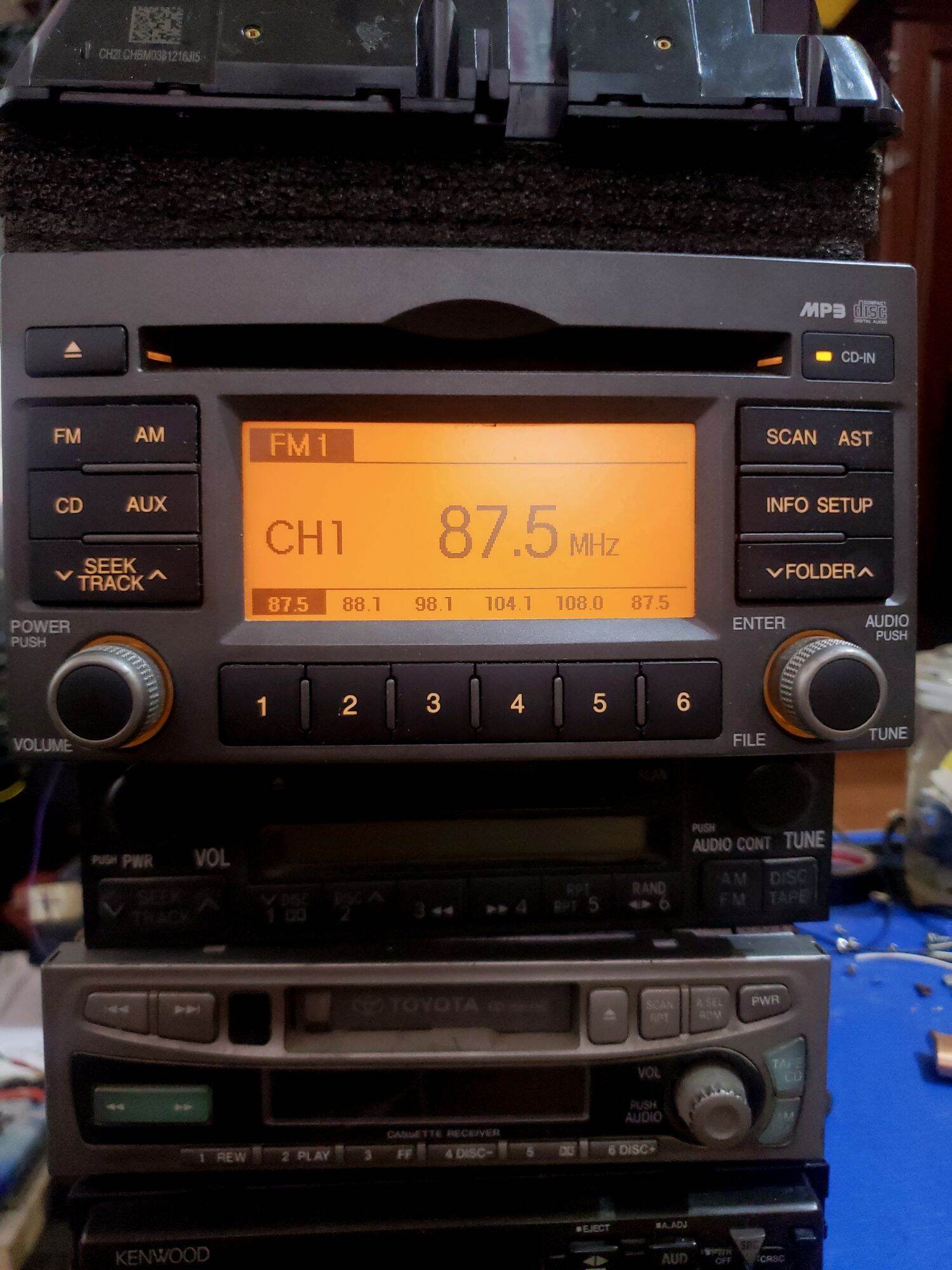 Đầu radio & cd có aux tháo xe kia caren,kia rio,solento lắp chung cho các hãng