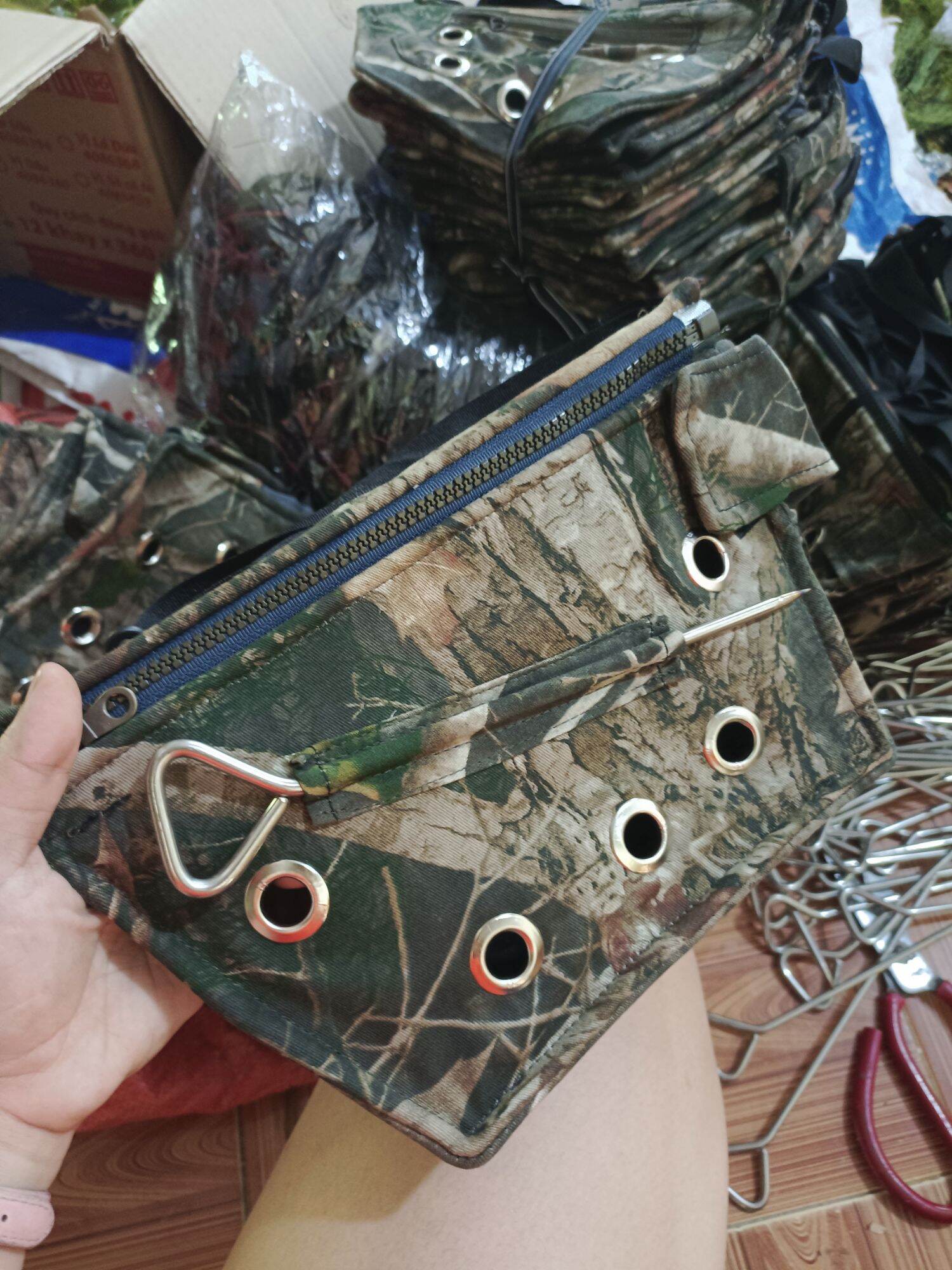 Túi gà mồi kèm cọc inox