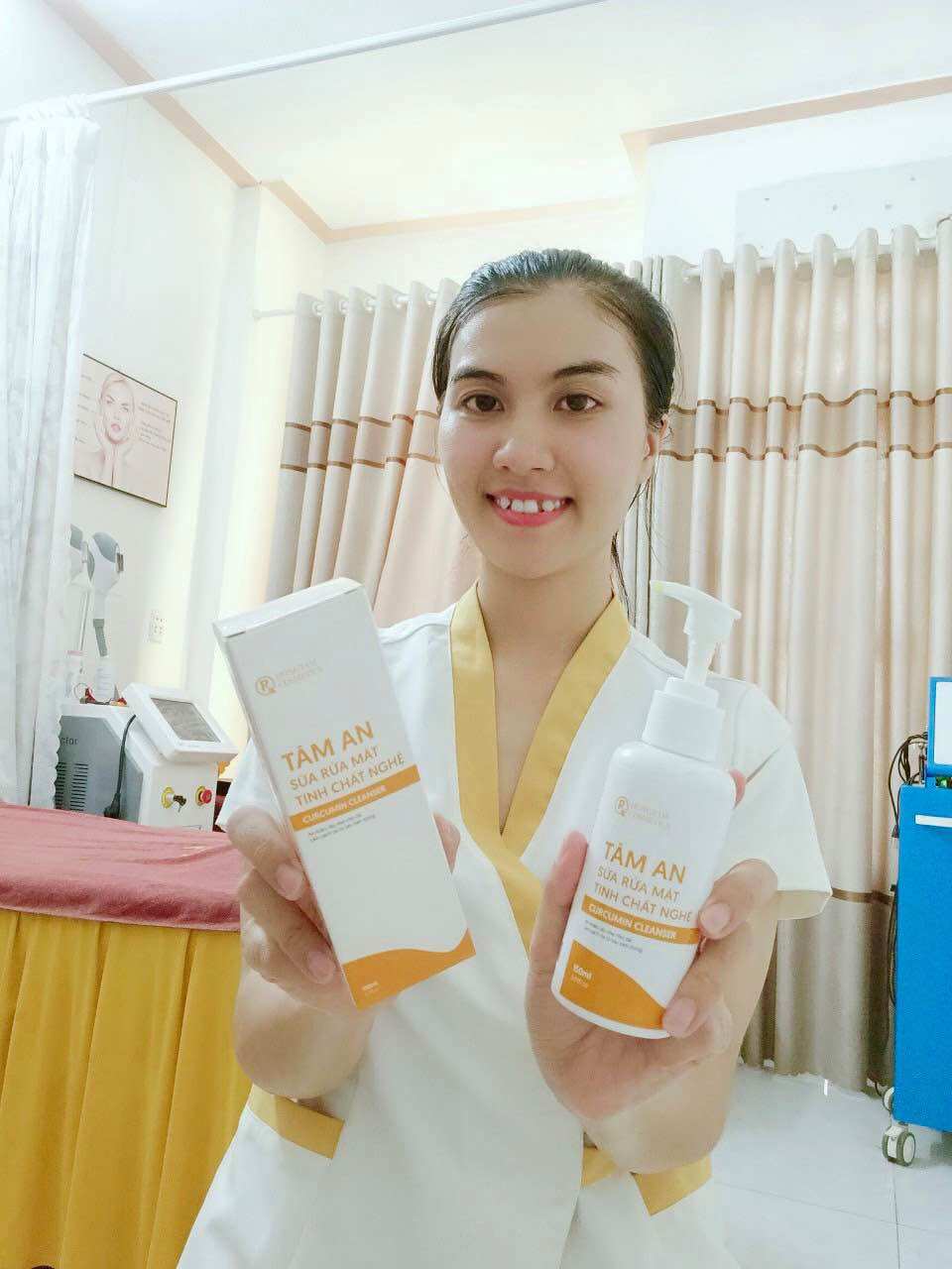 Sữa rửa mặt tinh chất nghệ Tâm An