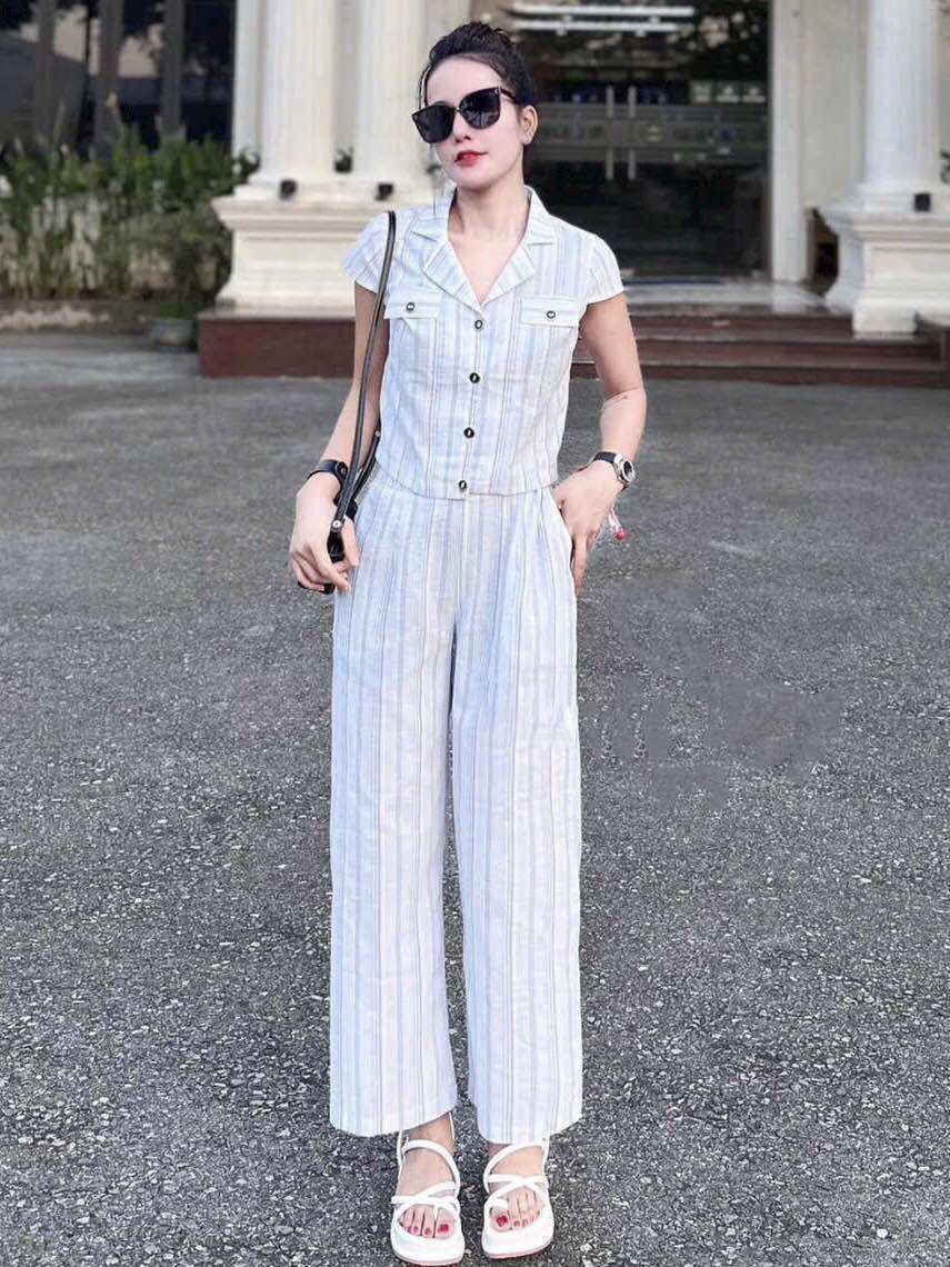 Set áo cổ yếm đính hoa chân váy đuôi cá