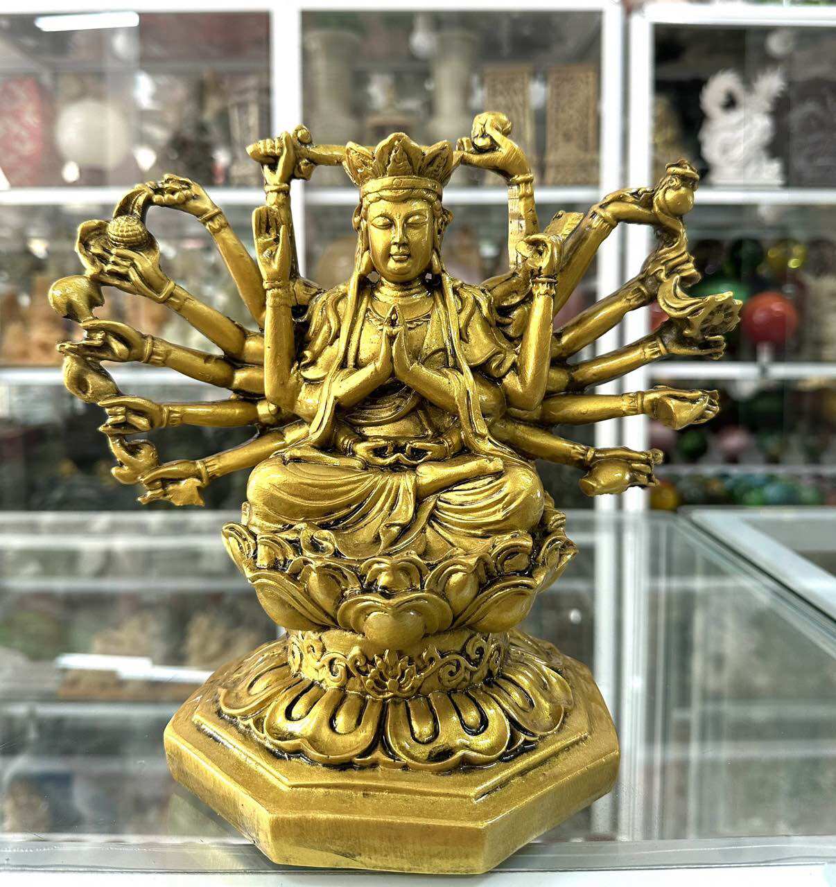 Tượng phật chuẩn đề đá đúc 25cm x 23cm bao đẹp