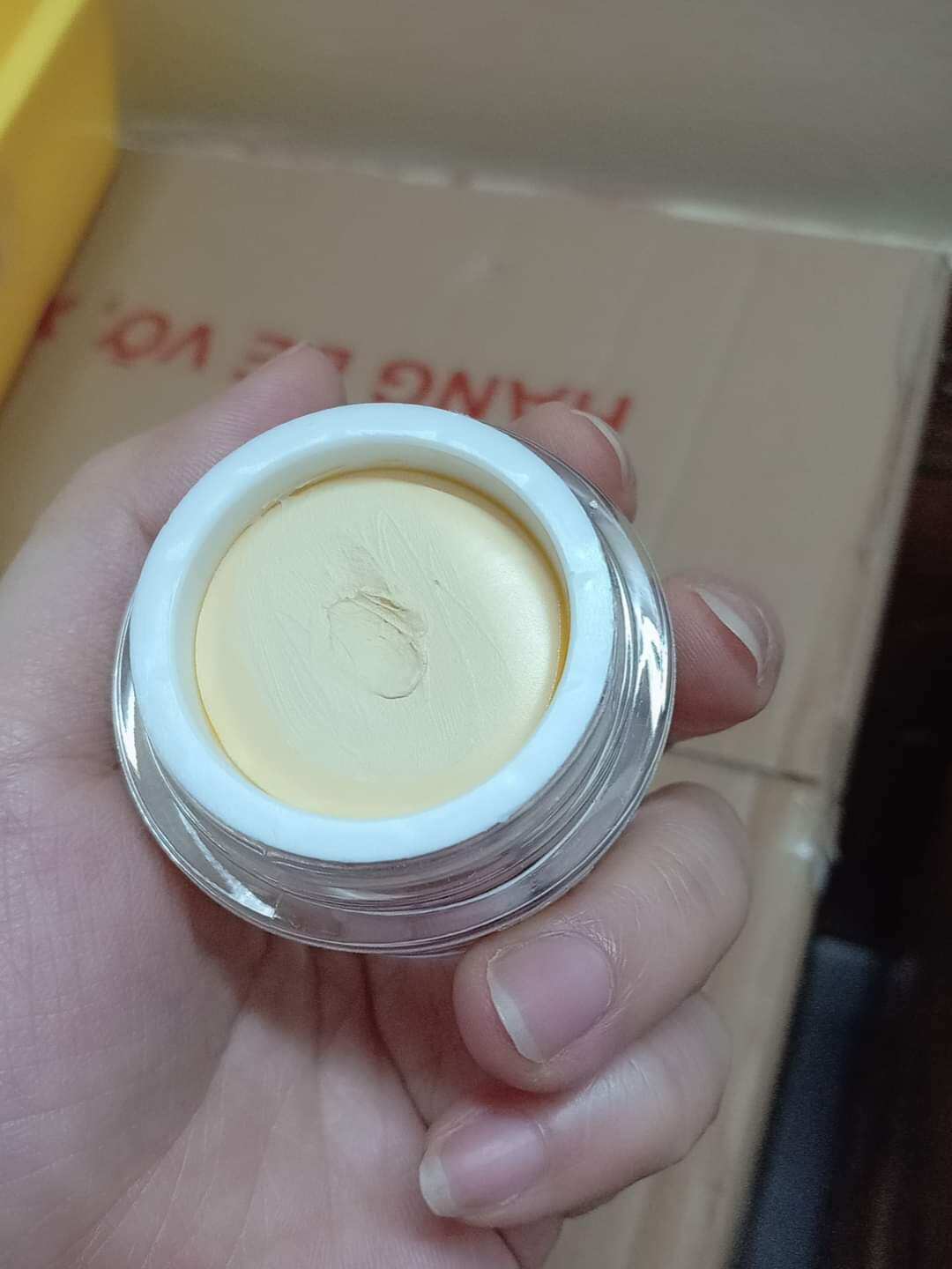 kem trắng da ngừa mụn nám