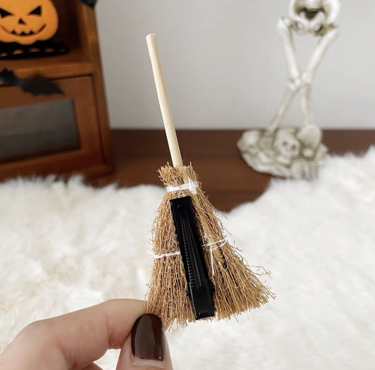 Kẹp tóc hình chổi rơm