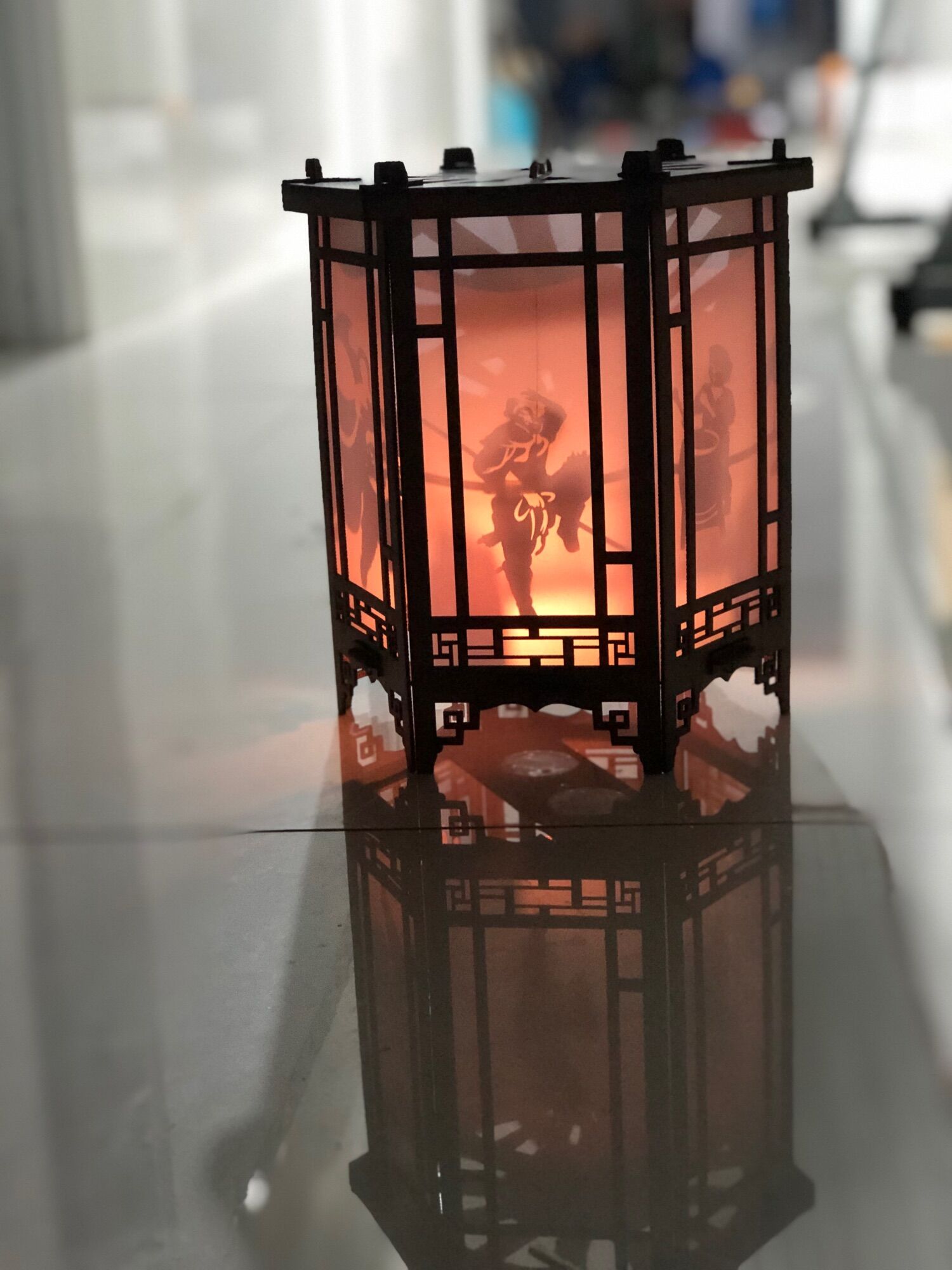 Đèn kéo quân gỗ xài nến chiều cao 24cm