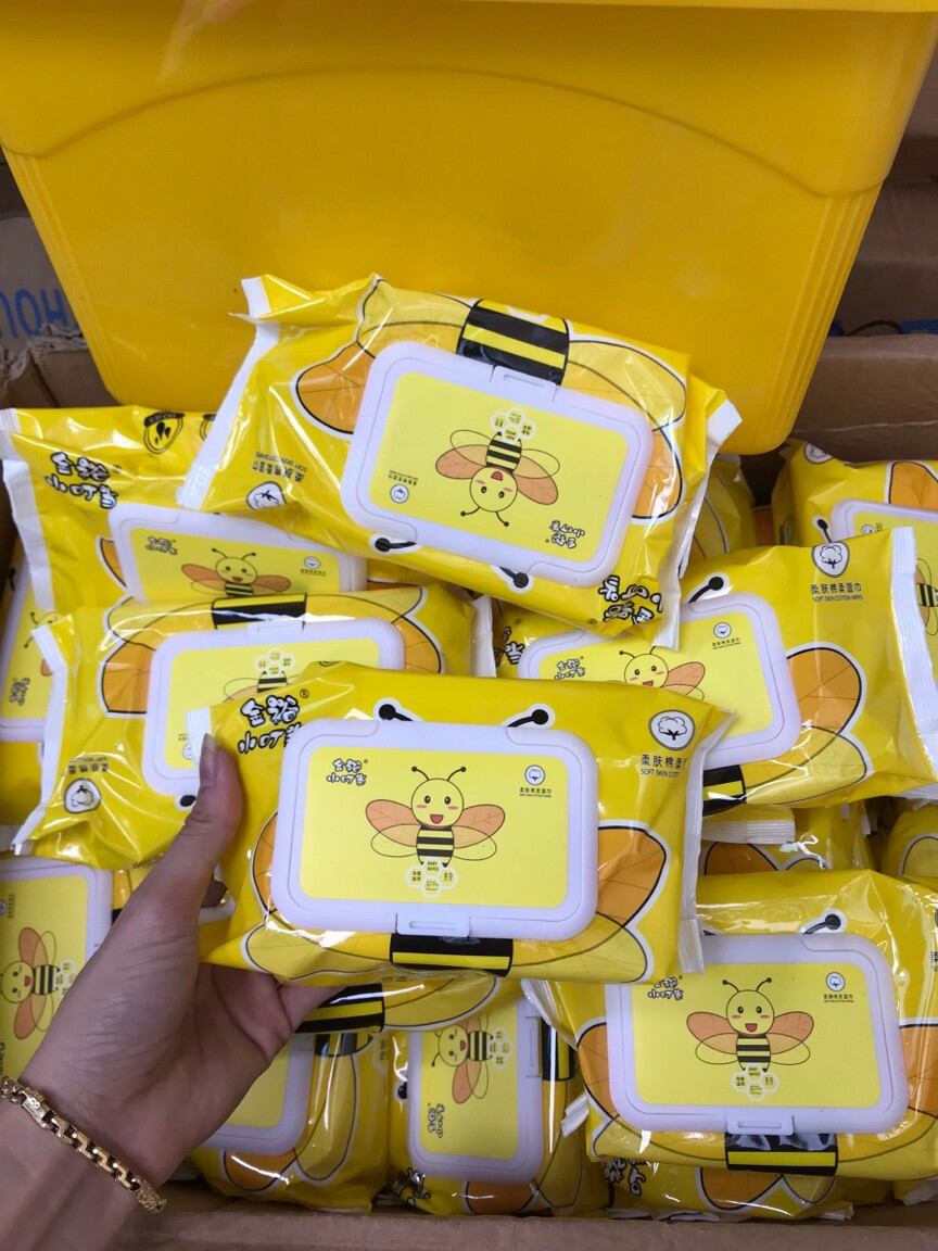 SET 10 gói khăn ướt 🐝 KÈM thùng nhựa 🐣 để đựng nữa ạ.