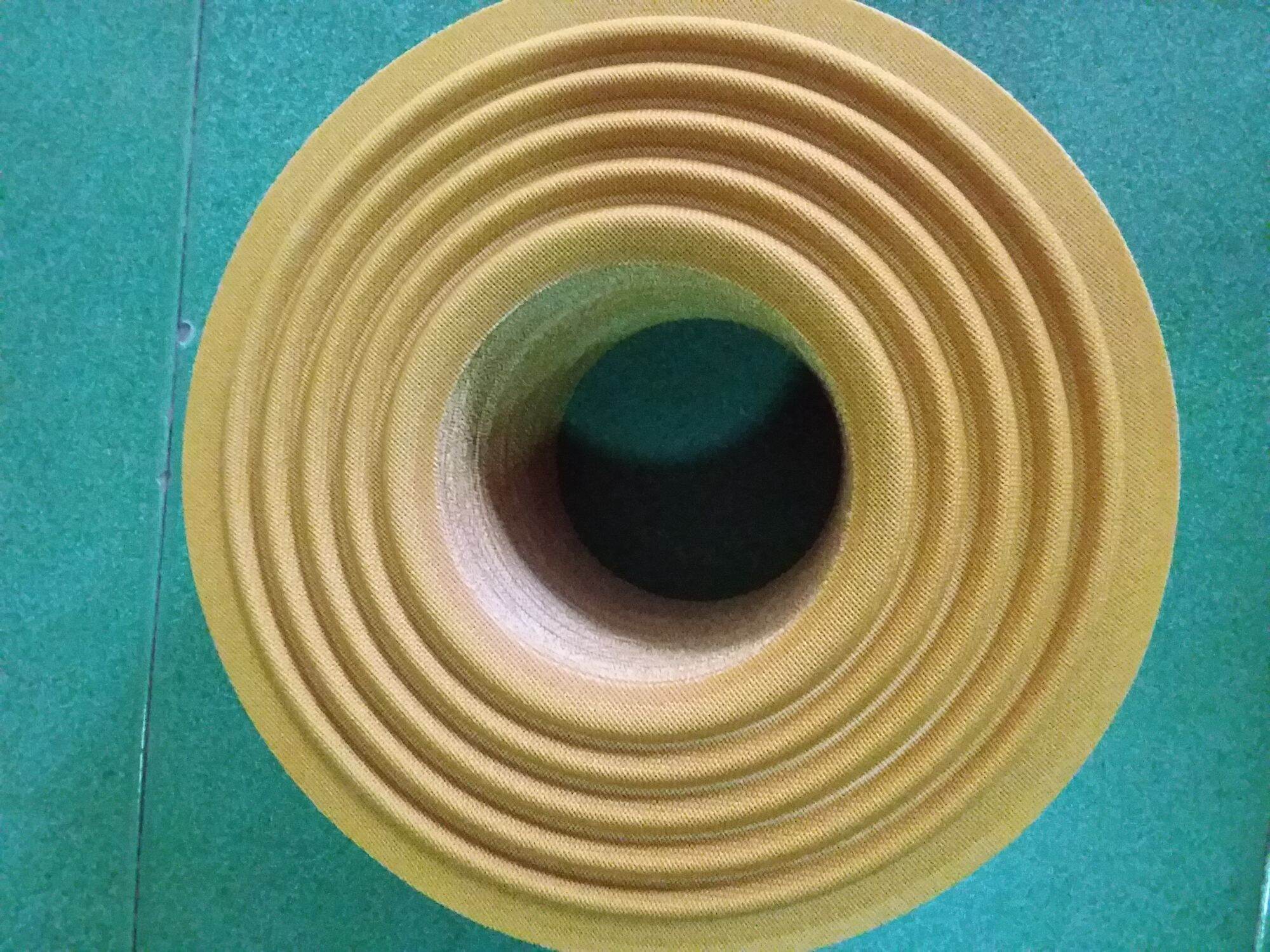 1 nhện loa vàng 23 cm lỗ 100 bằng