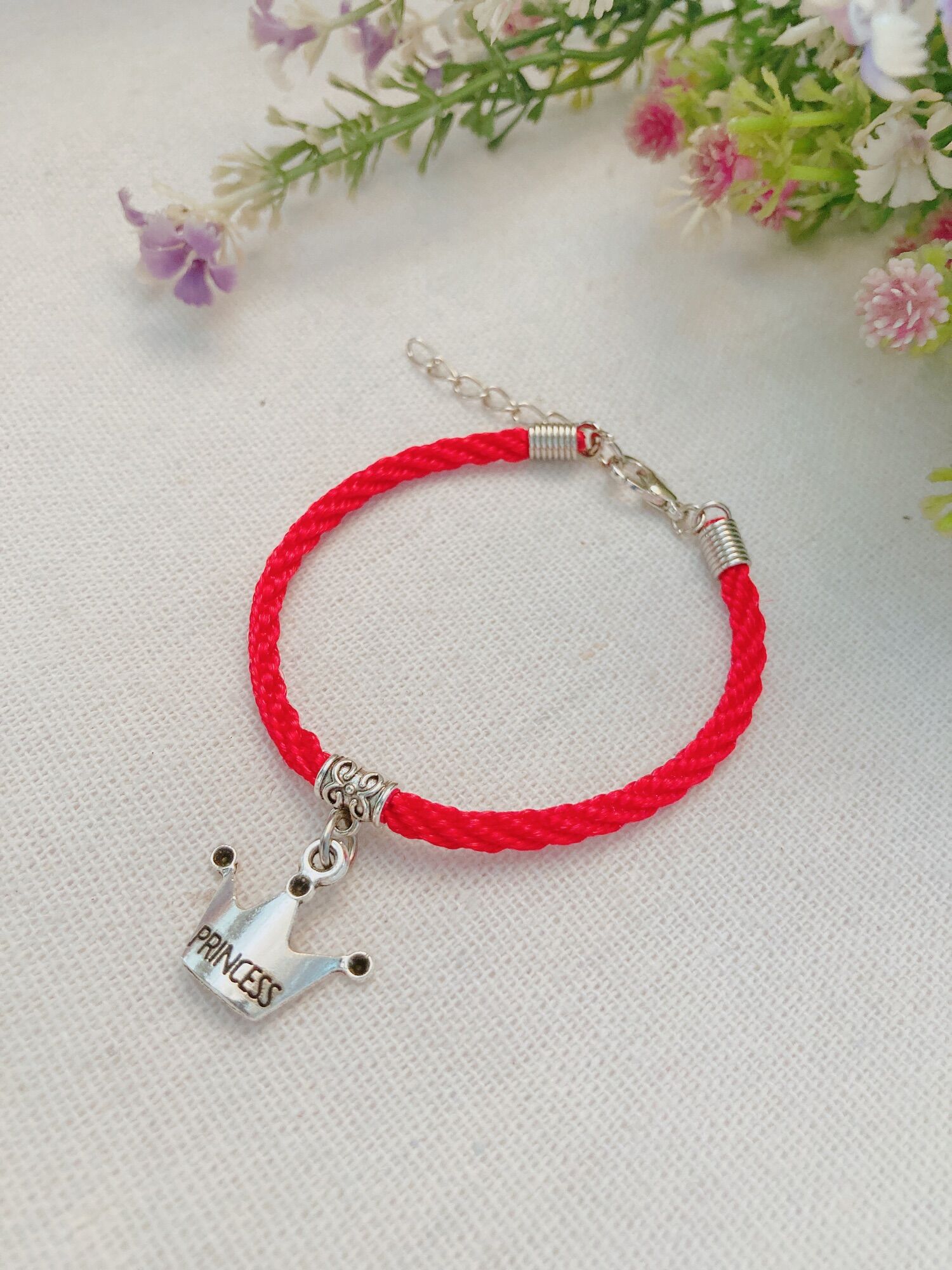 Vòng tay handmade vương miện