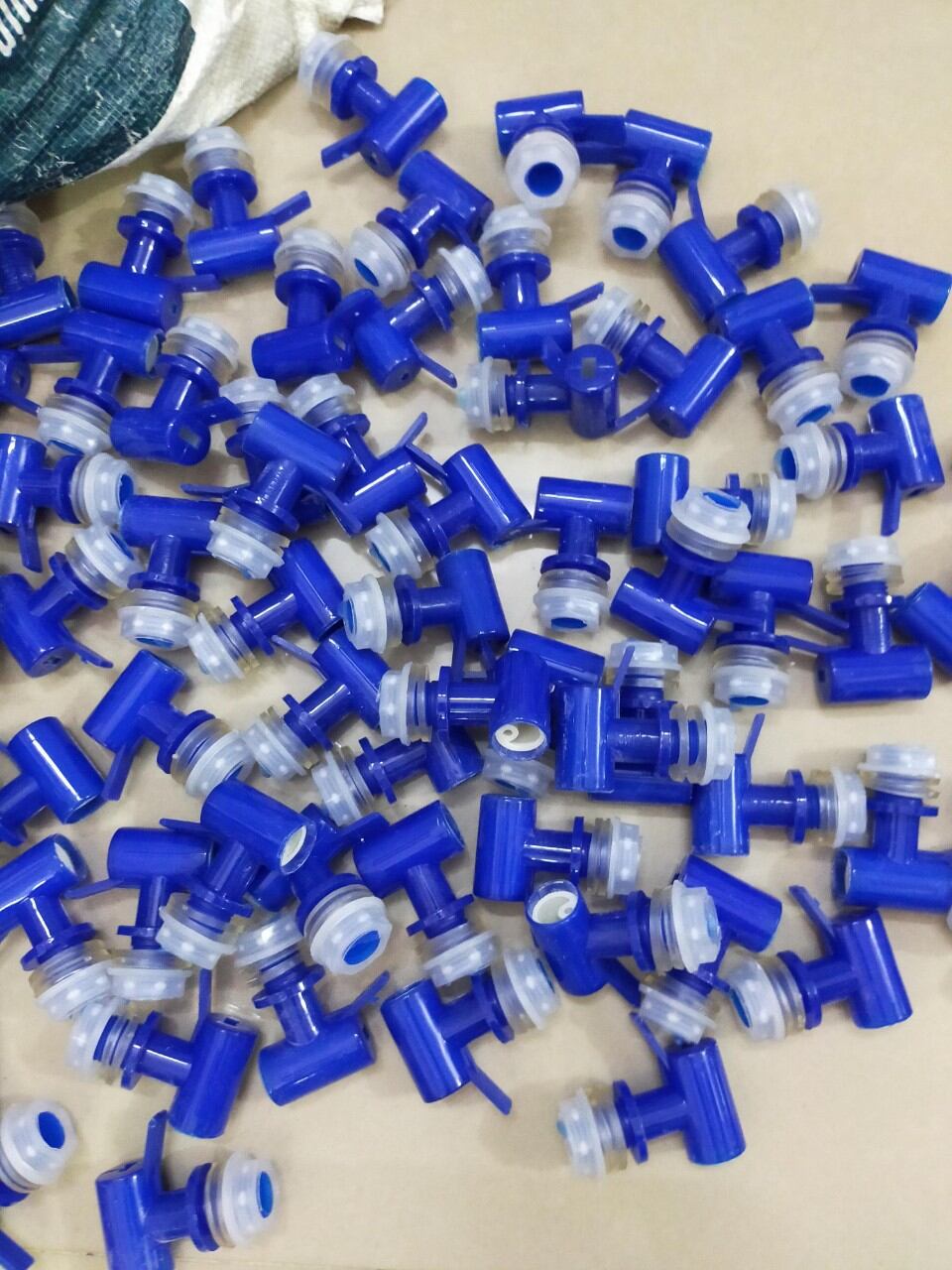 50 vòi bình nước 20lít