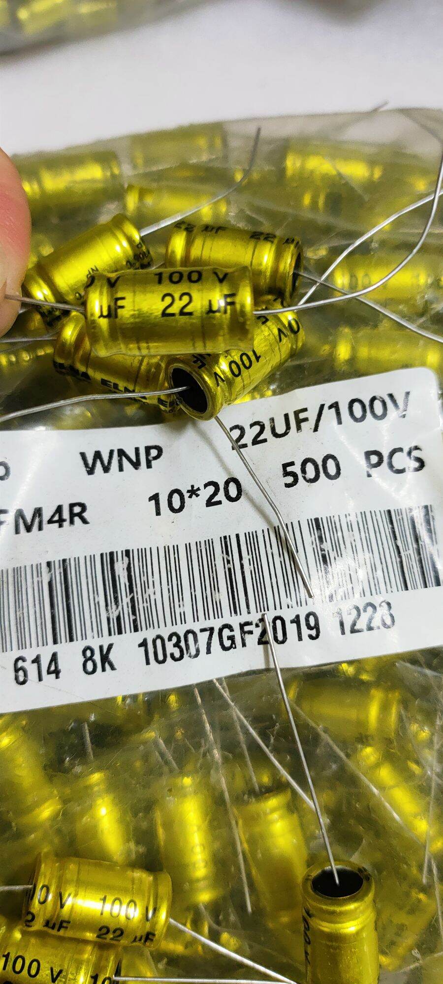 5 tụ loa 2 đầu 22uf 100v màu vàng