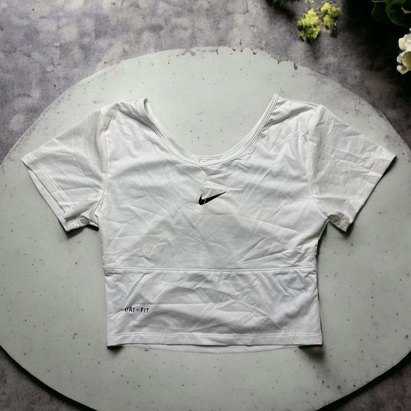 Áo croptop dây rút