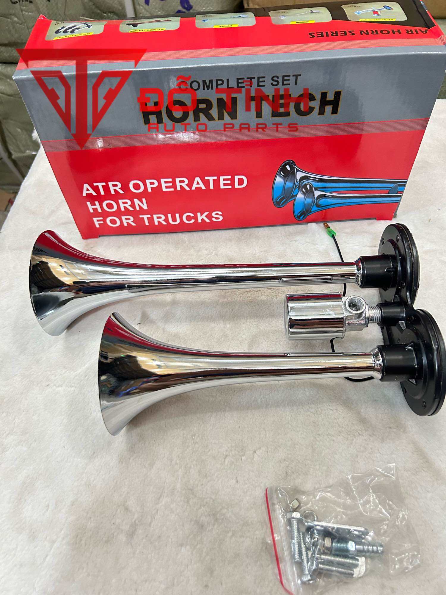 Còi hơi ô tô 2 loa. Kèn hơi xe tải, xe khách có bình hơi.