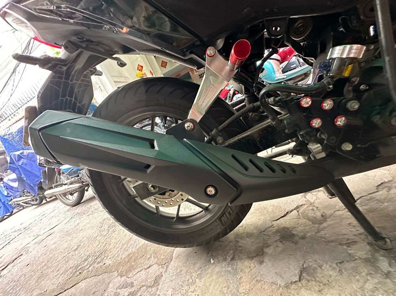 Ốp Che Pô Đuôi Pô WINNER V1 Mẫu Thái
