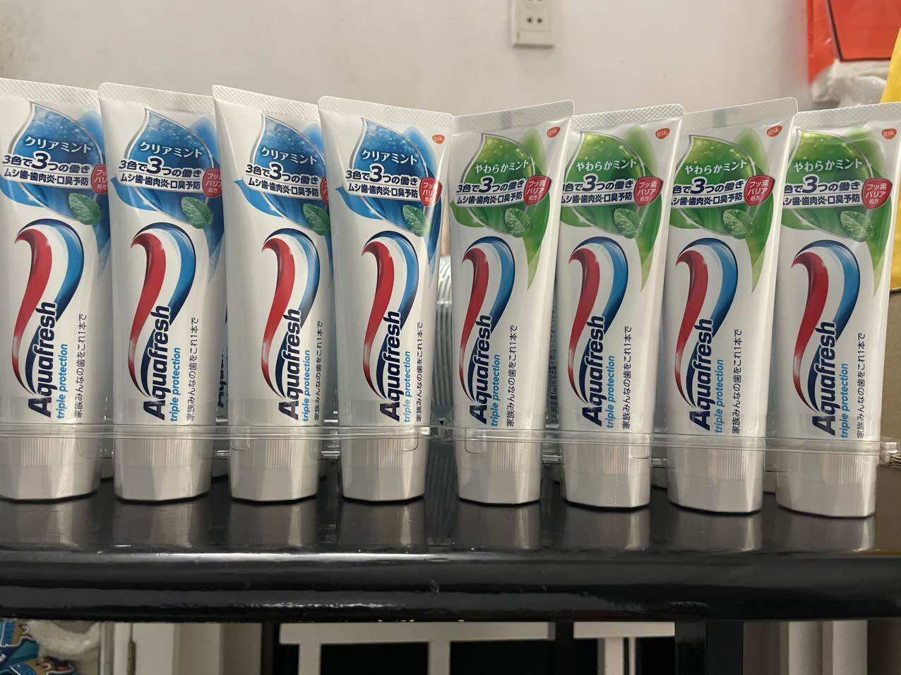 Kem đánh răng ống Aquafresh 100ml