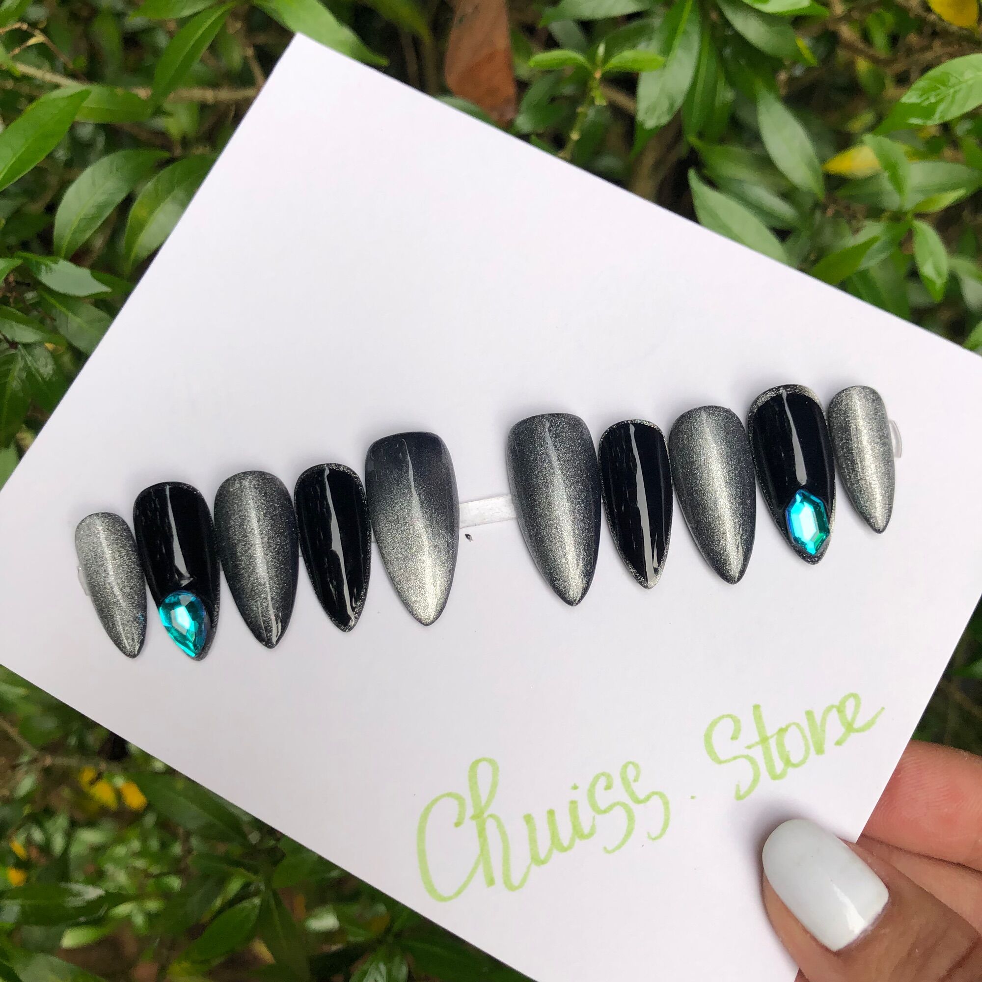 Nail box thiết kế nhũ mắt mèo