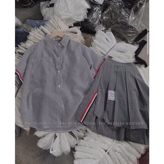SET SƠ MI KẺ CHÂN VÁY XẾP LY