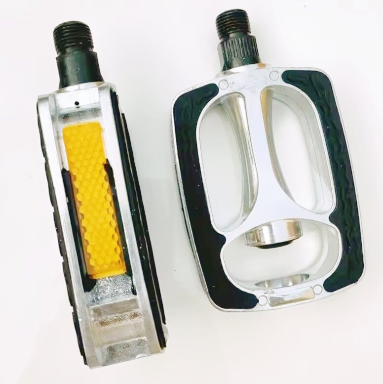 BÀN ĐẠP XE ĐẠP 650 -680 - 2.CÁI....