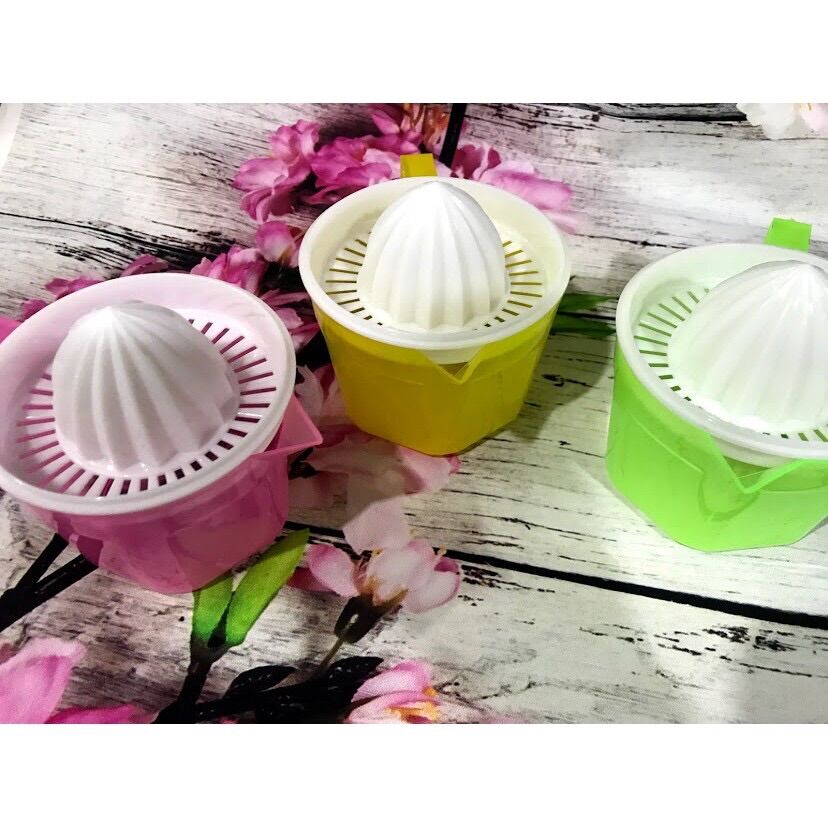 DỤNG CỤ VẮT CAM LY NHỰA KHÔNG NẮP GIÁ SĨ RẺ giao màu ngẫu nhiên